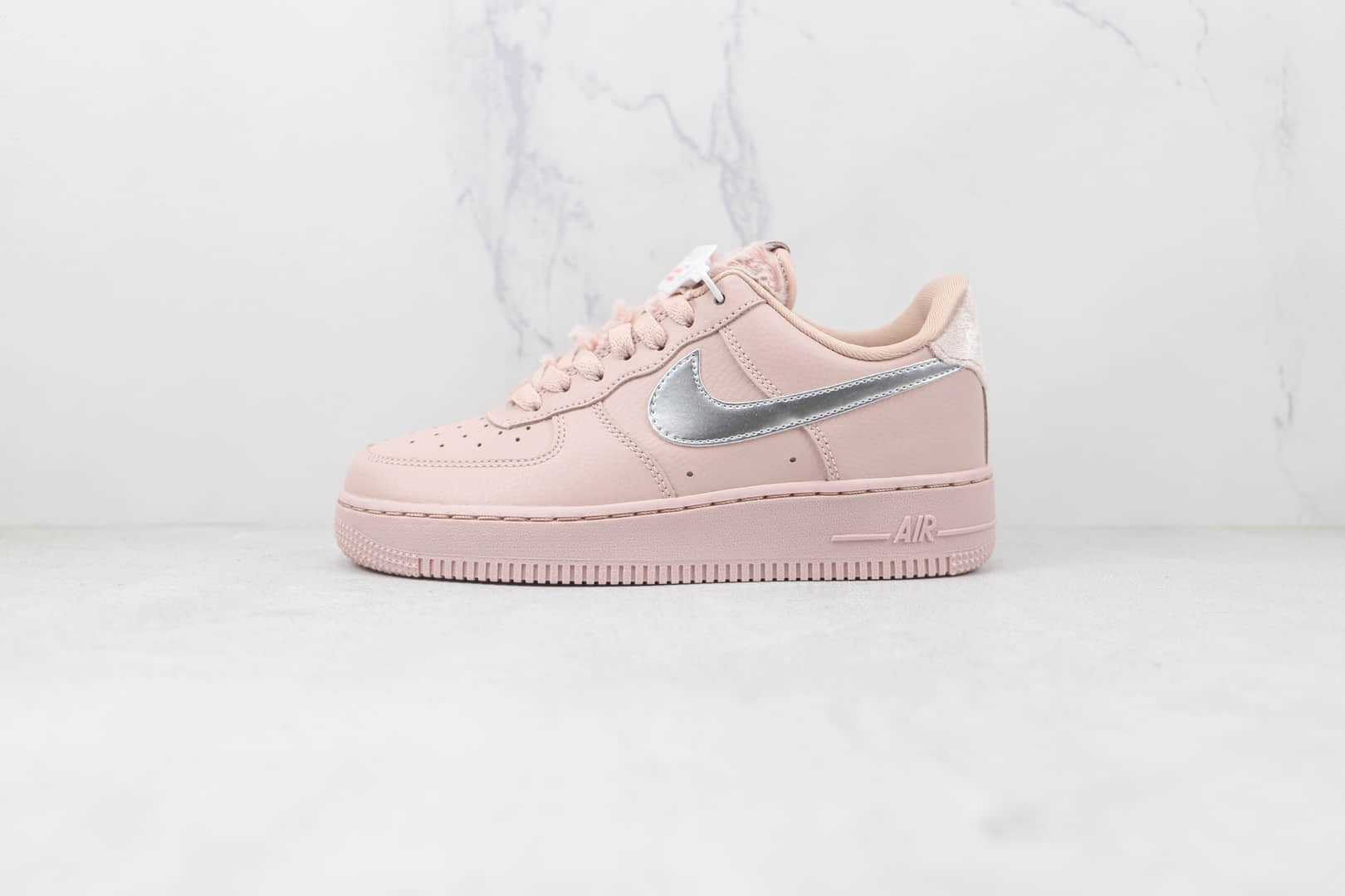 耐克Nike Air Force 1 Low纯原版本空军一号低帮板鞋AF1粉银原楦开发 货号：DO6724-601