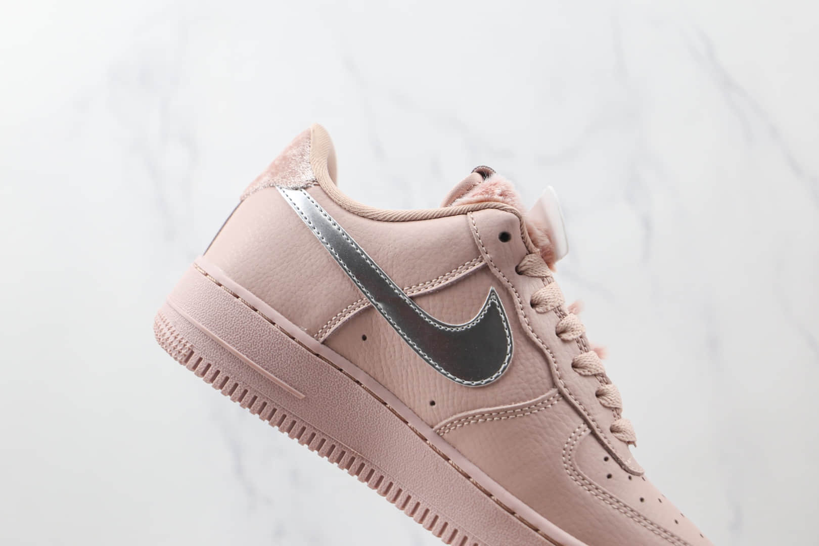 耐克Nike Air Force 1 Low纯原版本空军一号低帮板鞋AF1粉银原楦开发 货号：DO6724-601