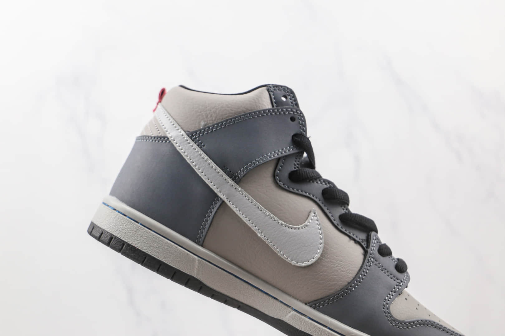 耐克Nike SB Dunk High Pro Medium Grey纯原版本高帮SB DUNK燧石灰板鞋内置气垫 货号：DJ9800-001