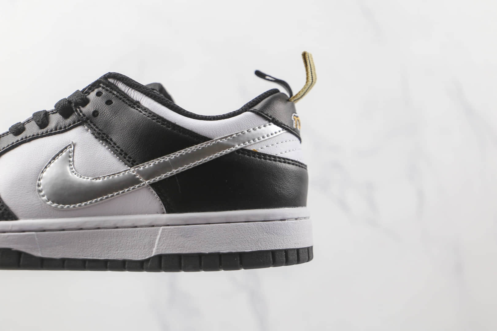 耐克Nike Court Borough Low 2 SE1纯原版本低帮白黑银色学院风格板鞋原楦头纸板打造 货号:DH9764-001