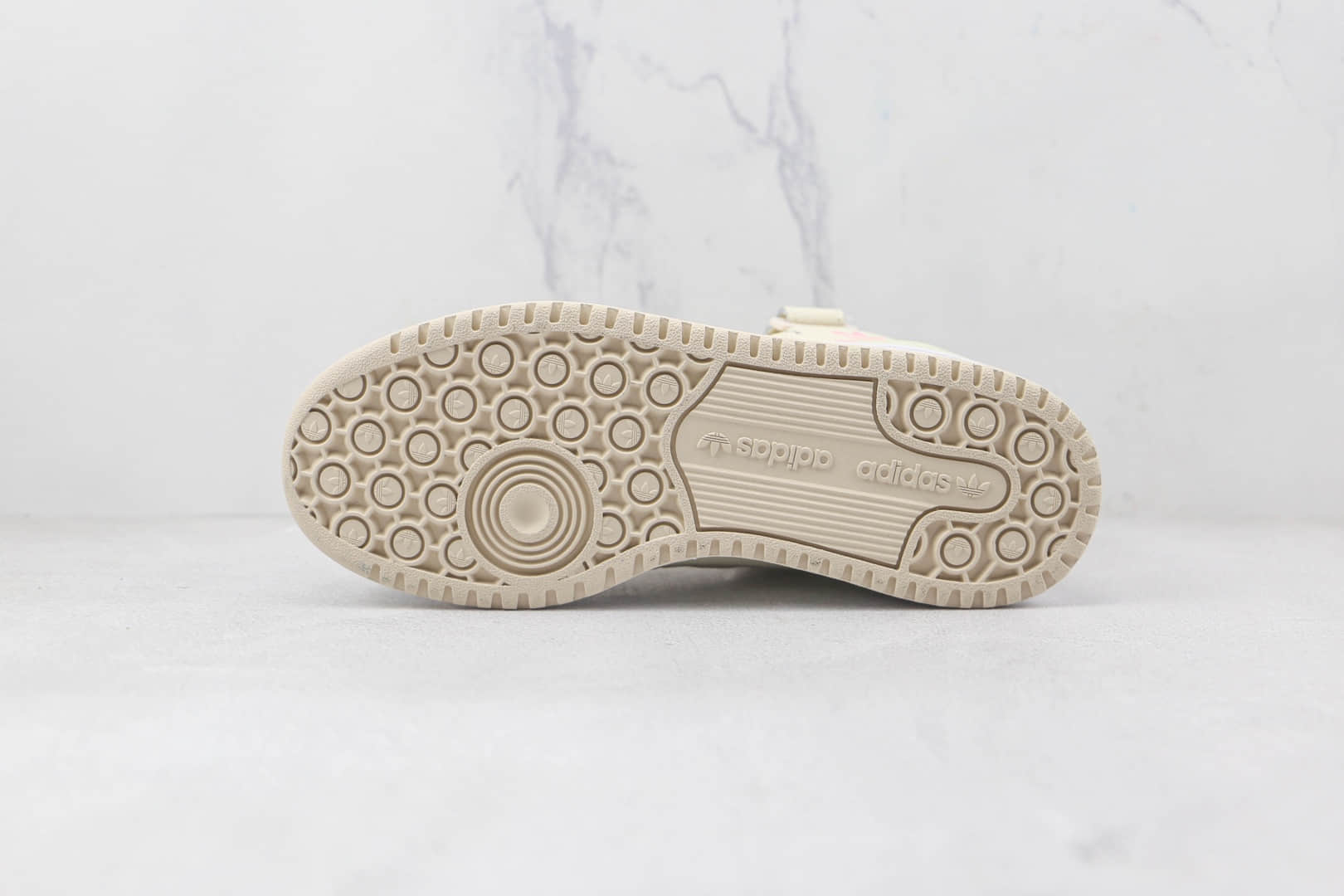 阿迪达斯Adidas originals Forum 84 low纯原版本米色魔术贴Forum84板鞋原楦头纸板打造 货号：GV9190