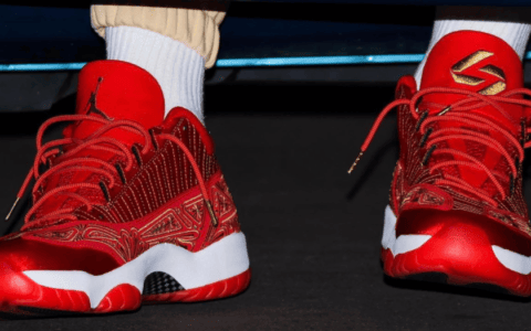 东契奇AJ11 PE首度曝光！大红金绣太吸睛！