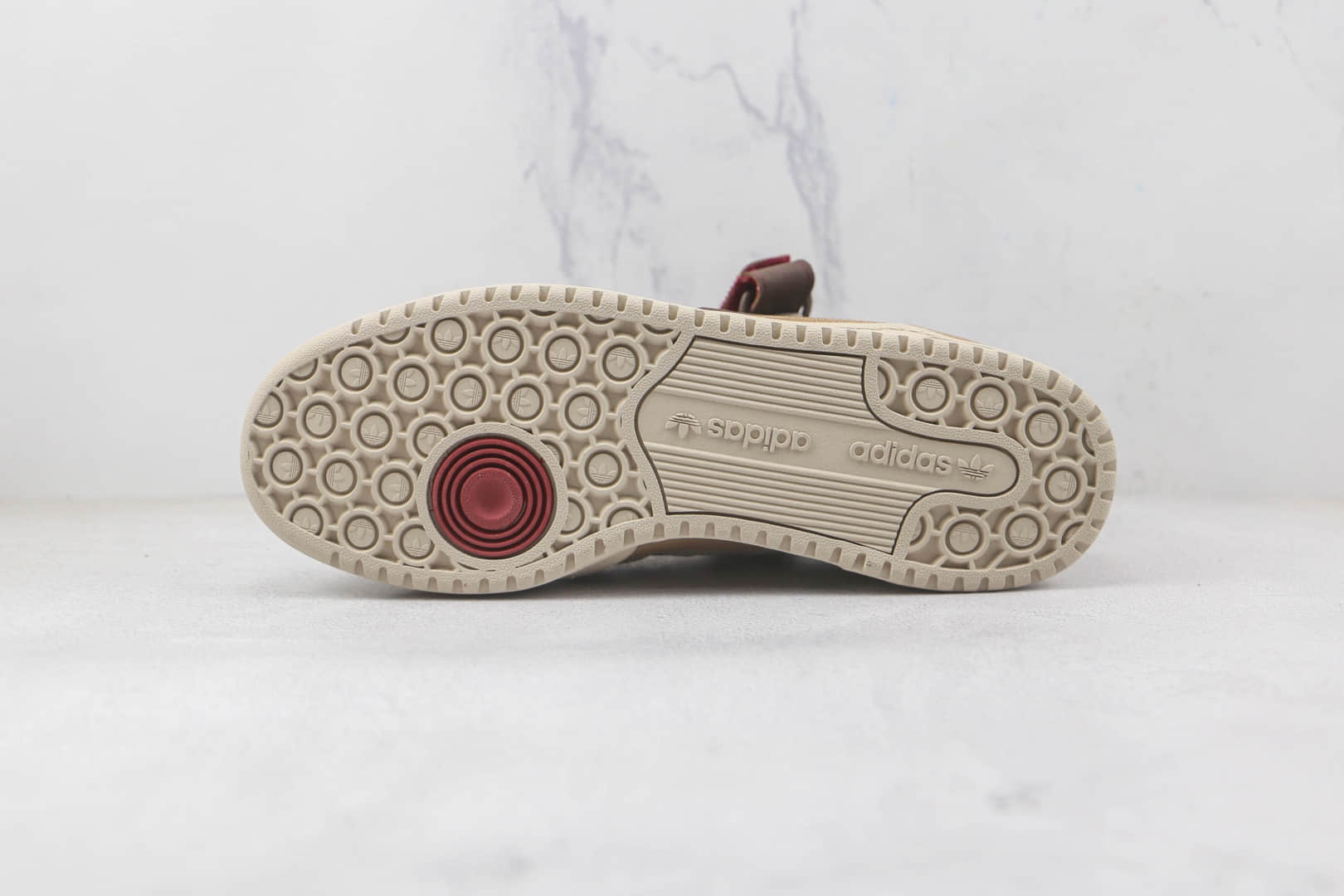 阿迪达斯Adidas originals Forum 84 low纯原版本低帮魔术贴Forum84复古板鞋原楦头纸板打造 货号：GV6710