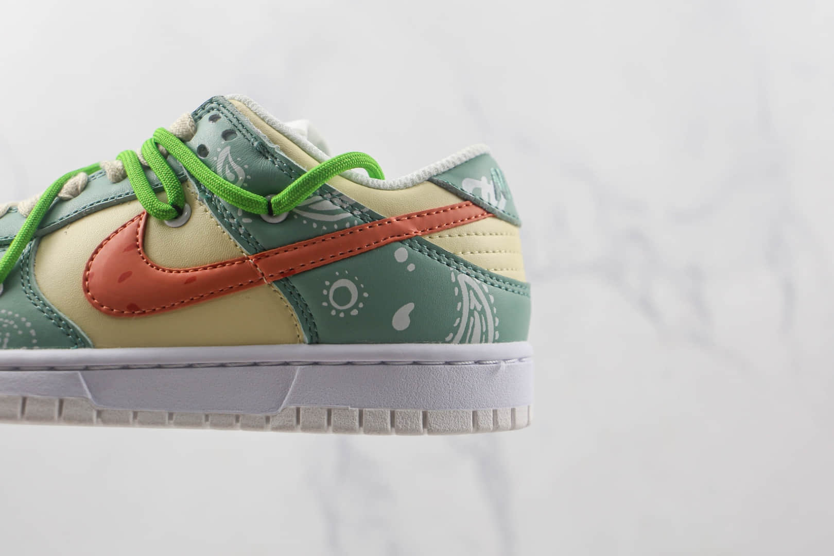 耐克Nike Dunk Low纯原复刻版本低帮DUNK熊猫恶作剧解构草莓腰果花配色板鞋原楦头纸板打造 货号：DH9765-100