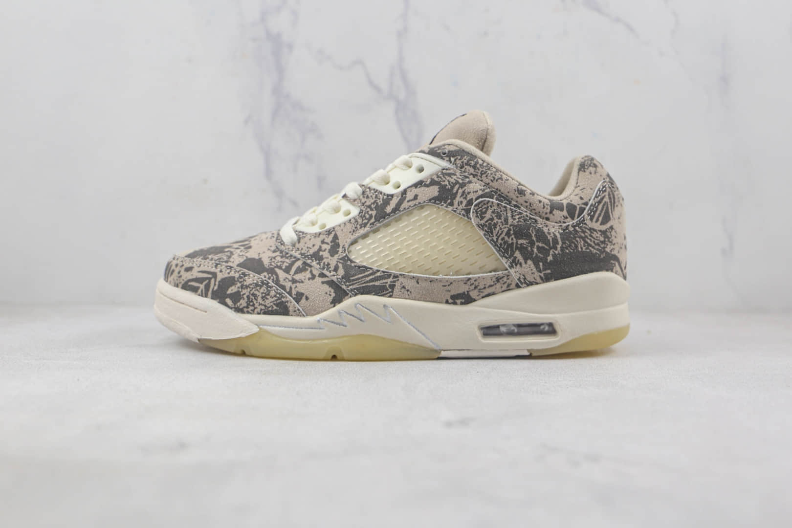 乔丹Air Jordan Retro 5 Low莆田纯原复刻版本AJ5涂鸦麂皮配色篮球鞋内置气垫原盒原标 货号:DA8016-100