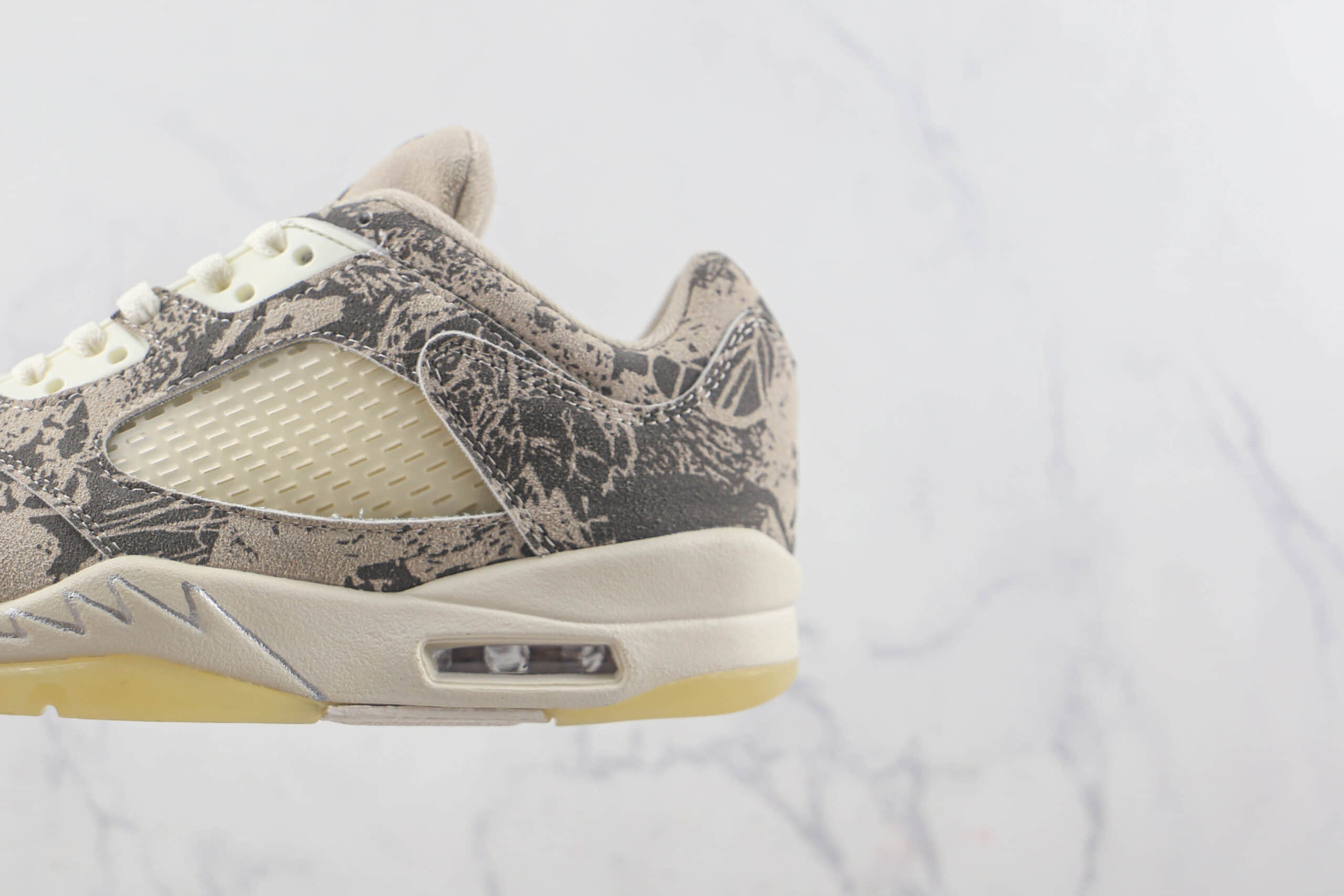 乔丹Air Jordan Retro 5 Low莆田纯原复刻版本AJ5涂鸦麂皮配色篮球鞋内置气垫原盒原标 货号:DA8016-100