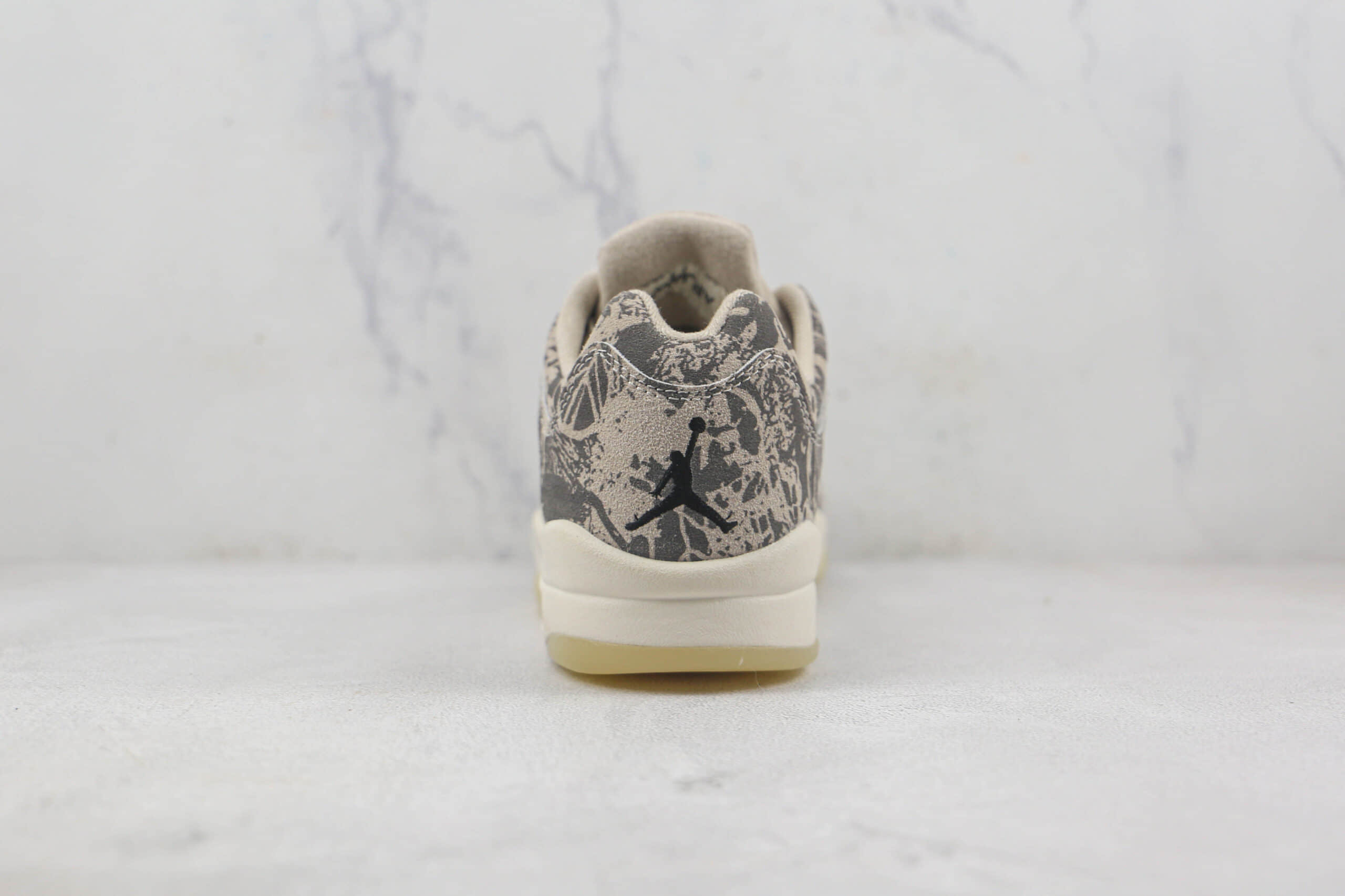 乔丹Air Jordan Retro 5 Low莆田纯原复刻版本AJ5涂鸦麂皮配色篮球鞋内置气垫原盒原标 货号:DA8016-100