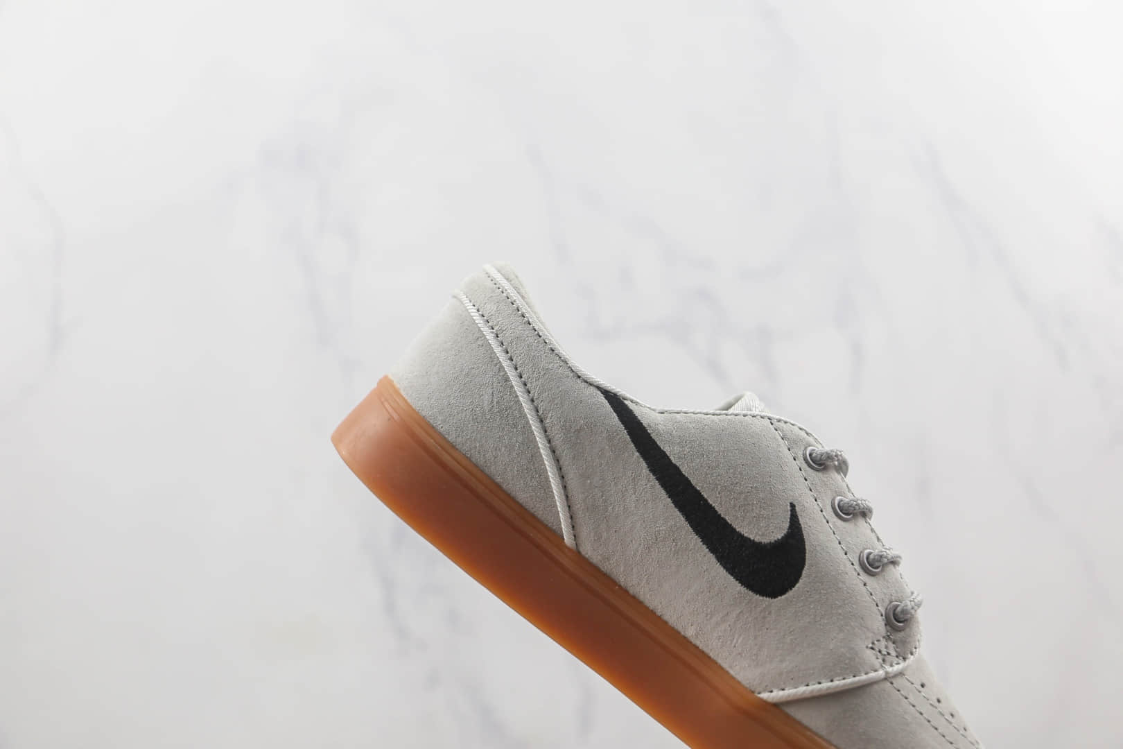 耐克Nike SB Blazer Zoom Mid QS莆田纯原复刻版本中帮开拓者灰黑生胶复古低帮板鞋原档案数据开发 货号:633014-006