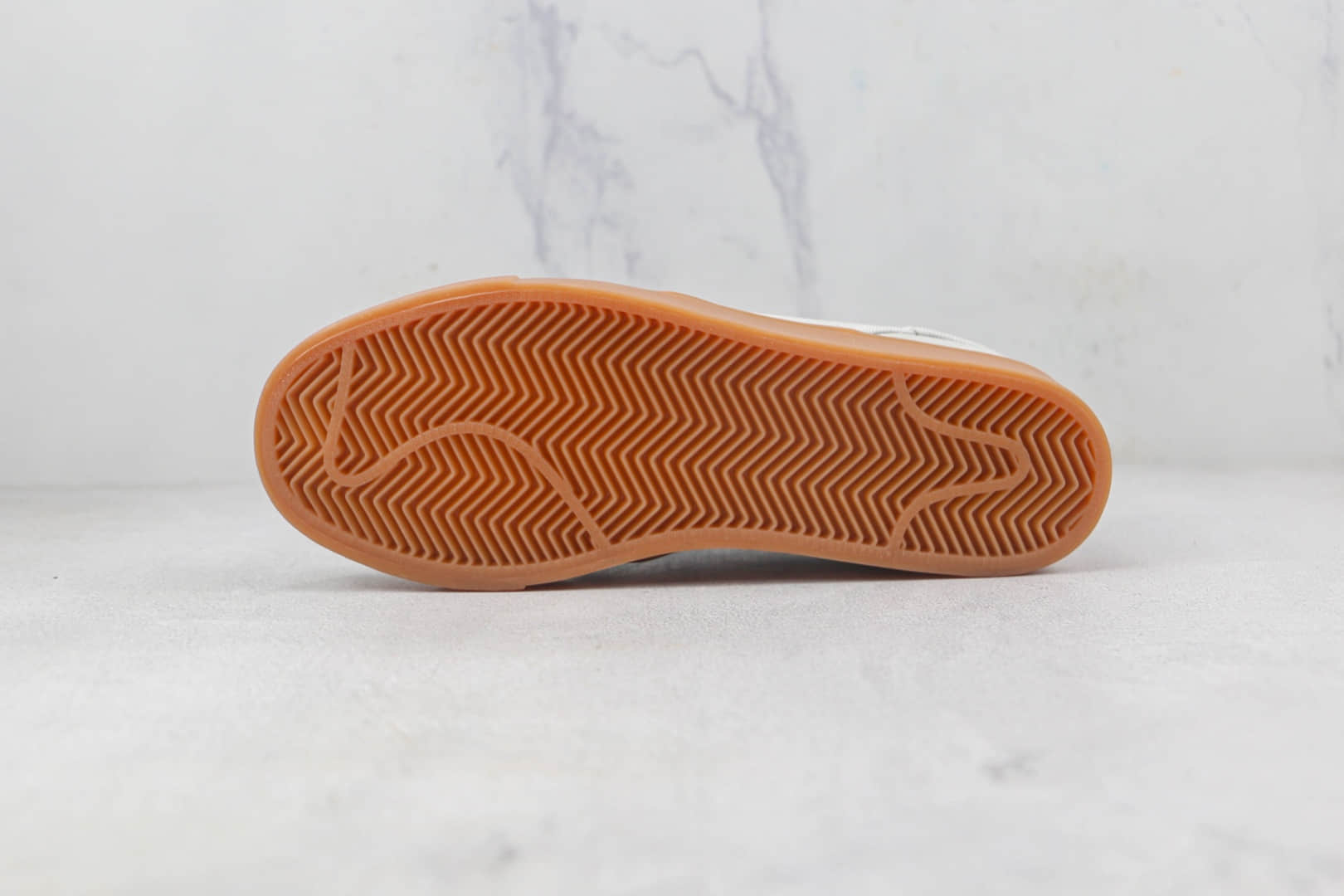 耐克Nike SB Blazer Zoom Mid QS莆田纯原复刻版本中帮开拓者灰黑生胶复古低帮板鞋原档案数据开发 货号:633014-006