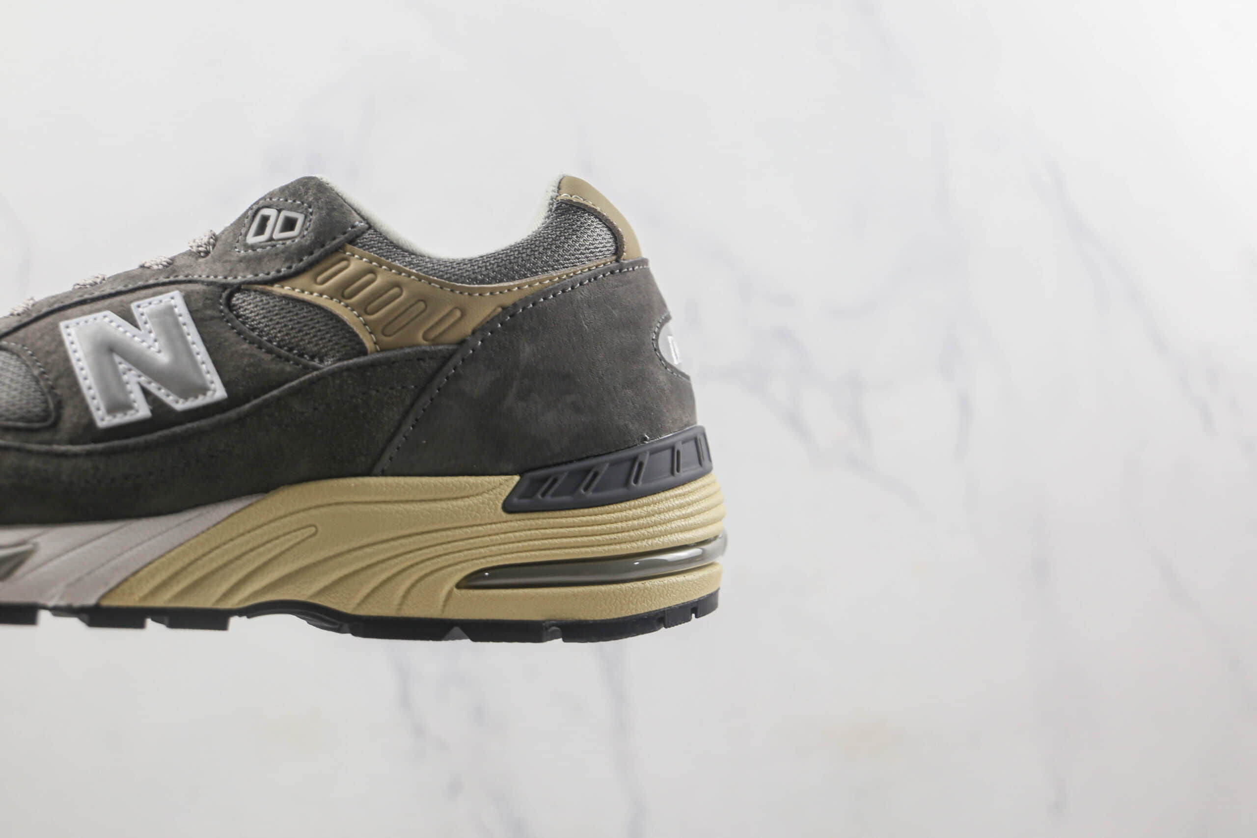 新百伦New Balance x Dover Street Market联名款莆田纯原复刻版本NB991麂皮鼠深灰色复古老爹鞋原盒原标 货号:M991DSM