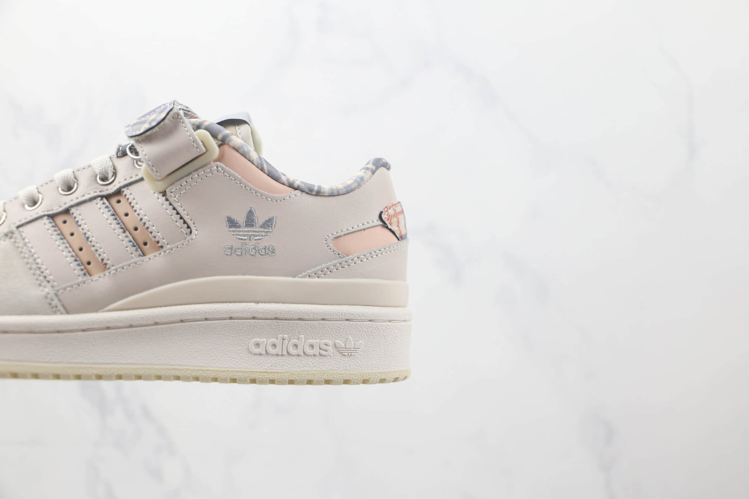 阿迪达斯adidas originals Forum 84 low莆田纯原复刻版本Forum84白棕色魔术贴复古板鞋原鞋开模一比一打造 货号：FZ5628