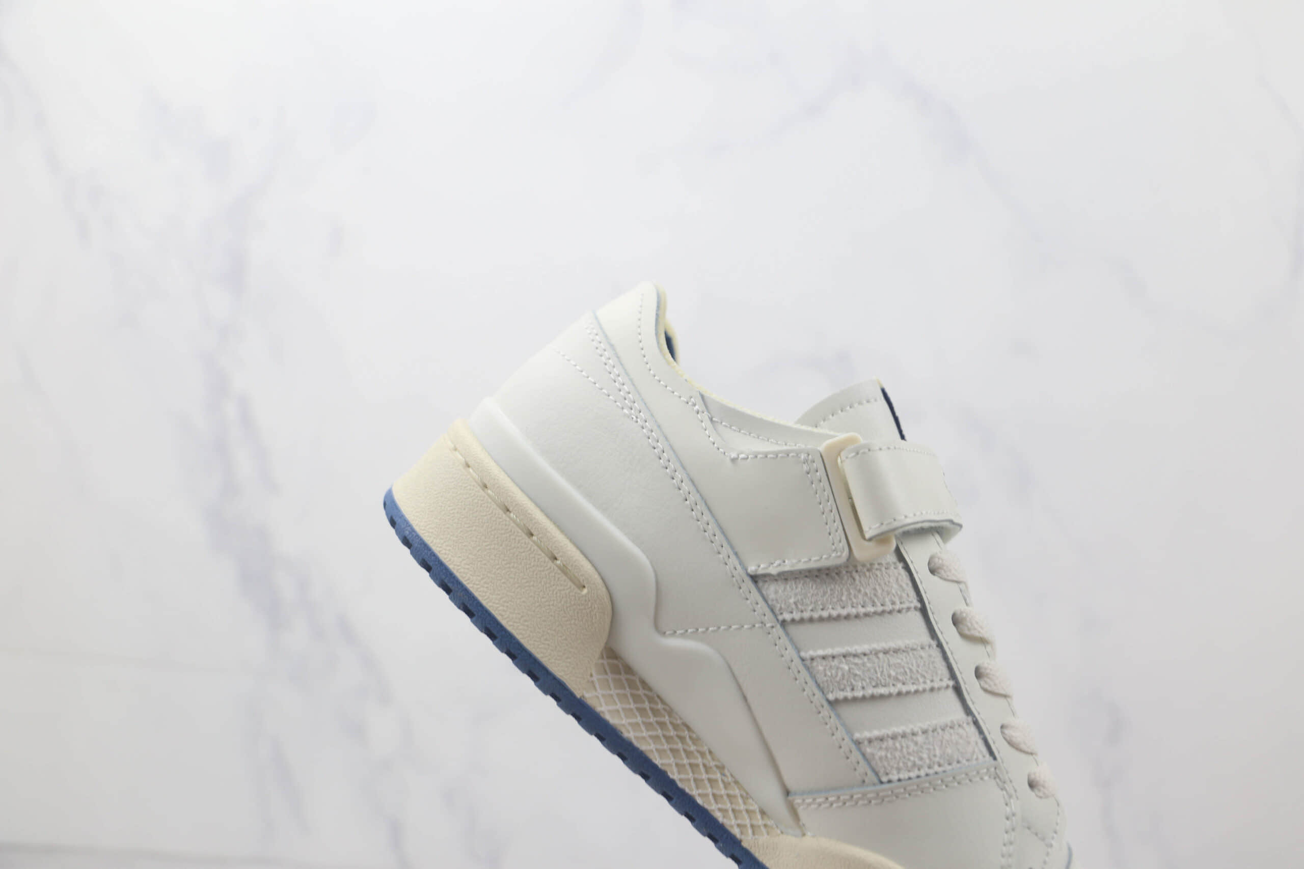 阿迪达斯adidas originals Forum 84 low纯原版本魔术贴款Forum84白蓝三色logo休闲板鞋 阿迪达斯低帮Forum84复古板鞋 货号:GW4333
