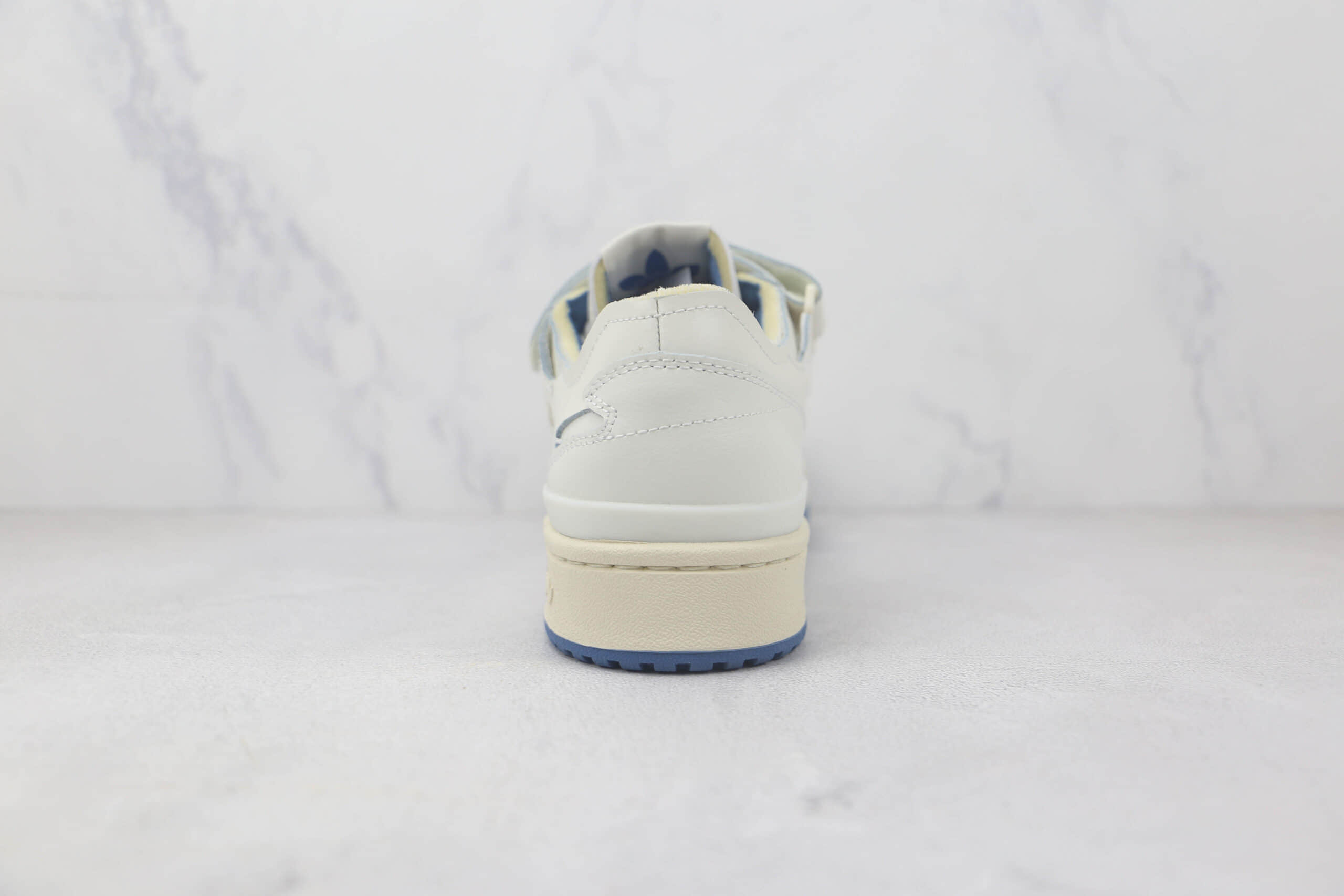 阿迪达斯adidas originals Forum 84 low纯原版本魔术贴款Forum84白蓝三色logo休闲板鞋 阿迪达斯低帮Forum84复古板鞋 货号:GW4333