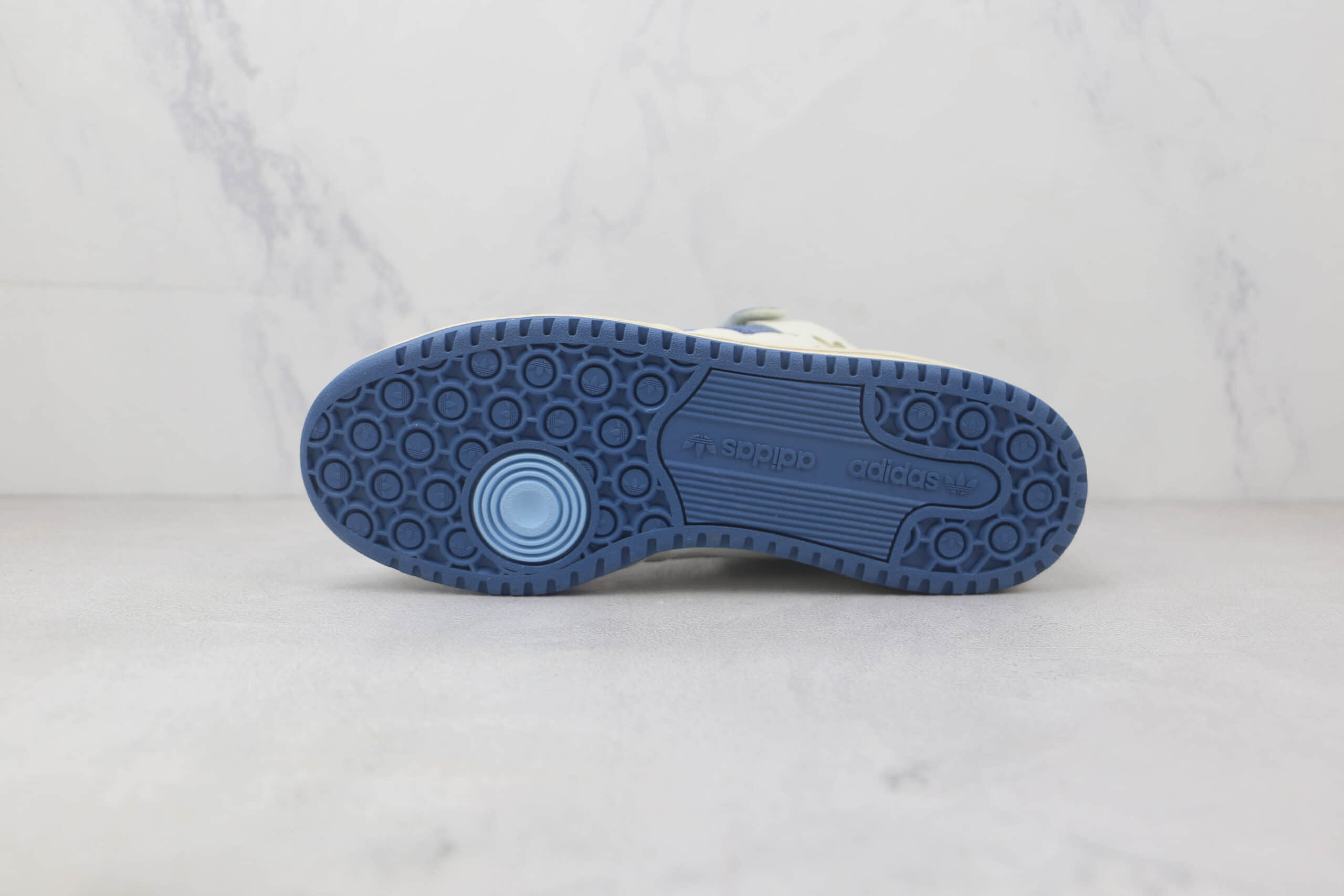 阿迪达斯adidas originals Forum 84 low纯原版本魔术贴款Forum84白蓝三色logo休闲板鞋 阿迪达斯低帮Forum84复古板鞋 货号:GW4333