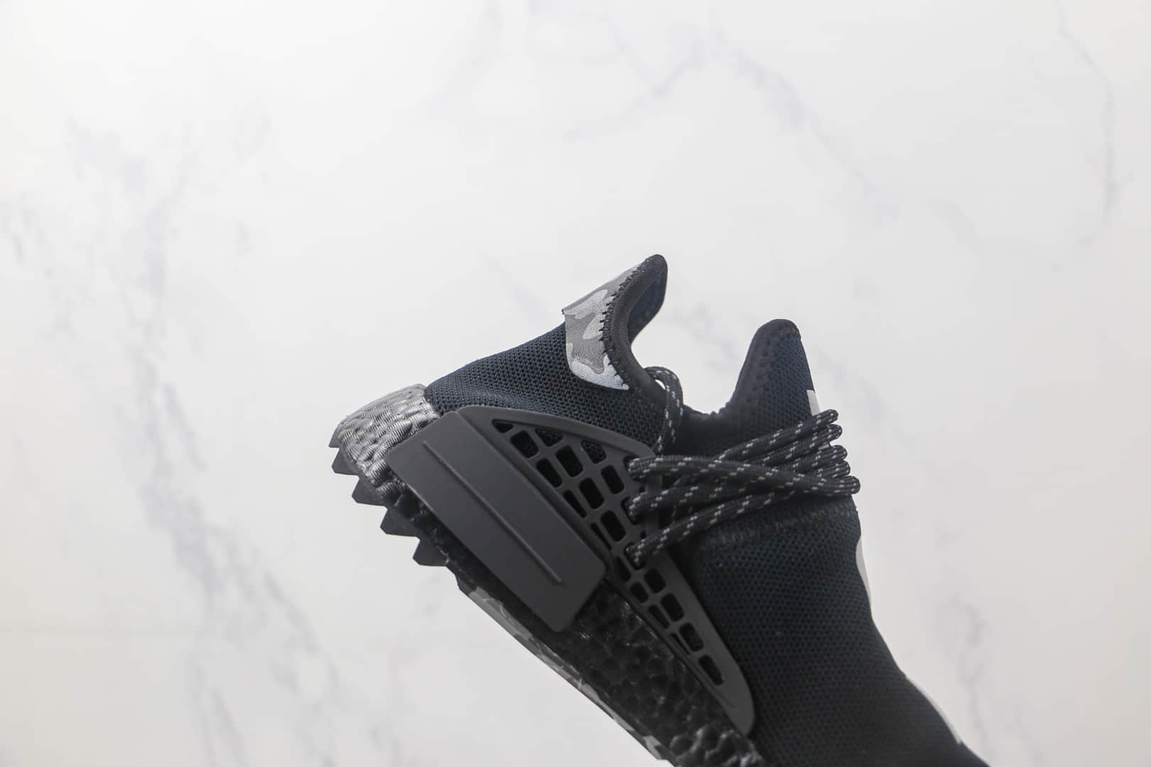 阿迪达斯Adidas Human Race HU Pharrell菲董联名款纯原版本黑色NMD爆米花跑鞋 阿迪达斯菲董系列nmd跑鞋 货号：BB7603