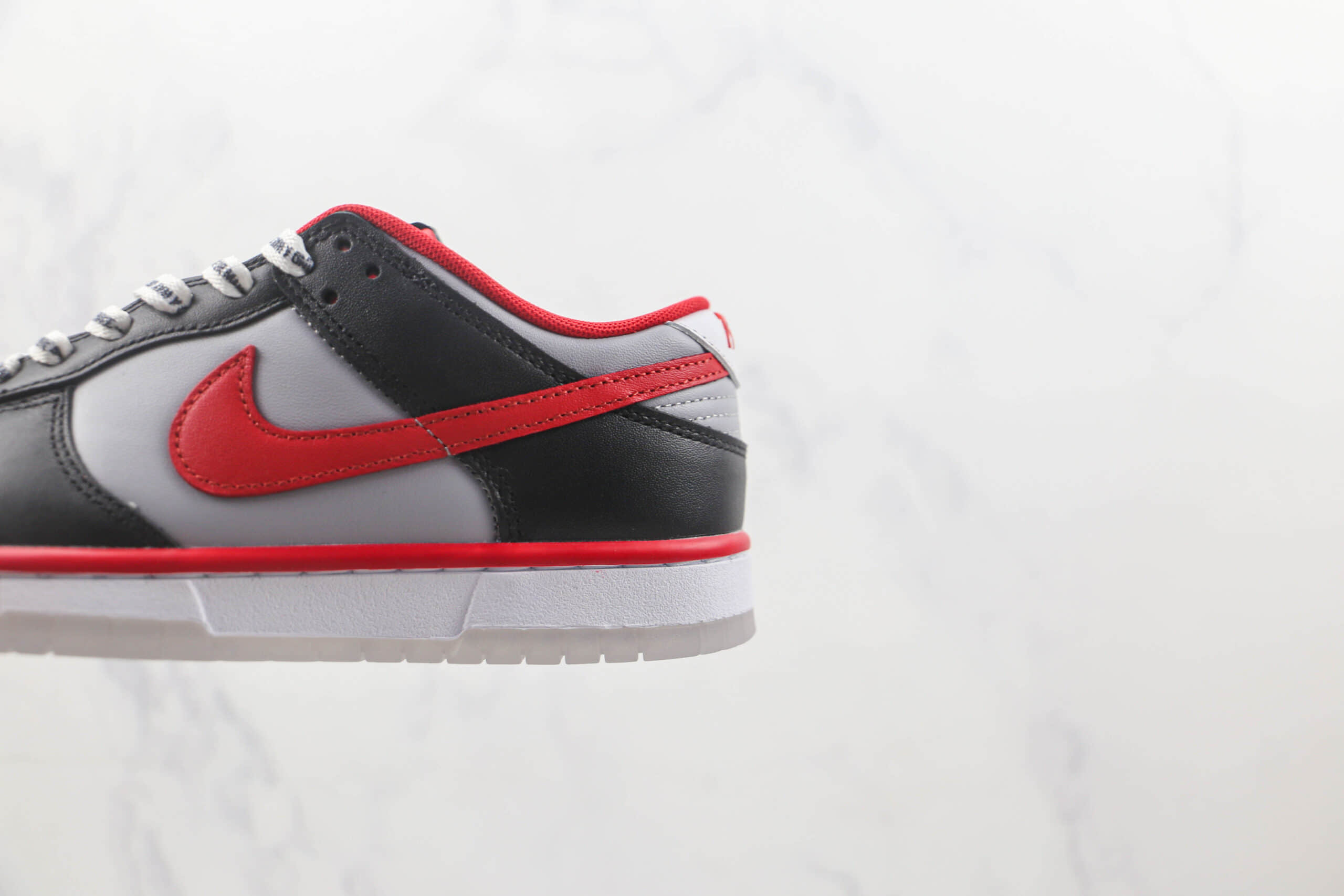 耐克Nike SB Dunk Low Dunk纯原版本低帮SB DUNK灰黑红色板鞋 耐克DUNK工厂货源 货号:DR6189-001