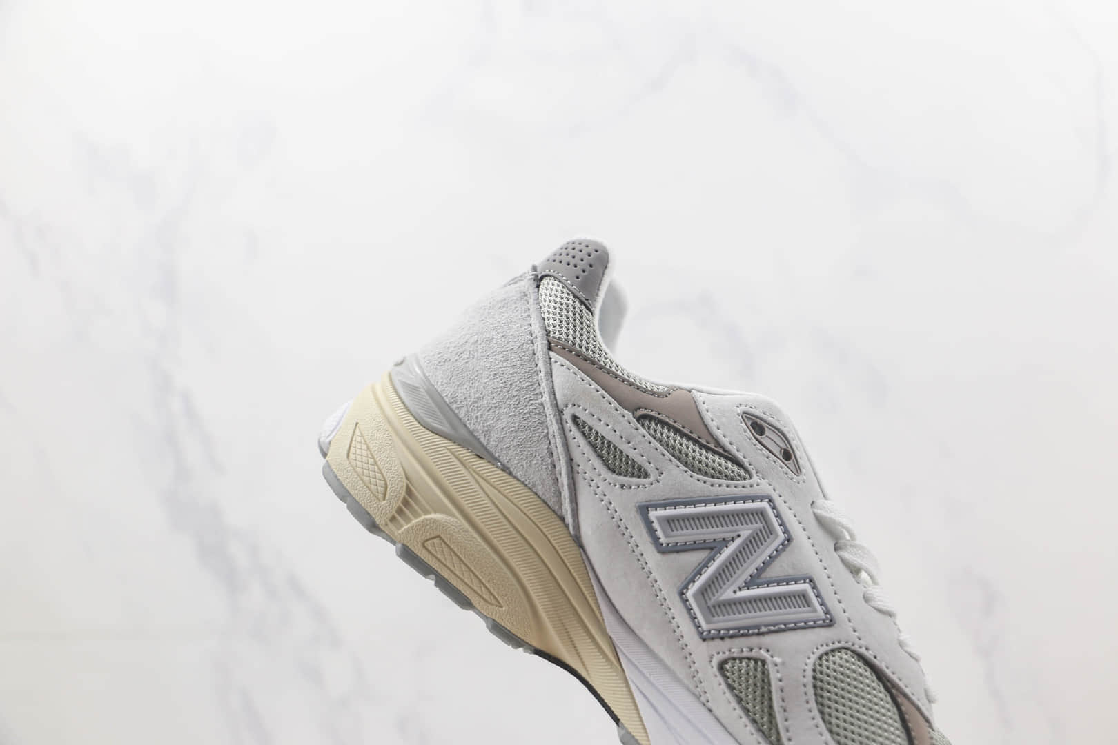 新百伦New Balance 990V3纯原版本NB990白灰色复古慢跑鞋 新百伦NB990复古老爹鞋 货号:M990SC3
