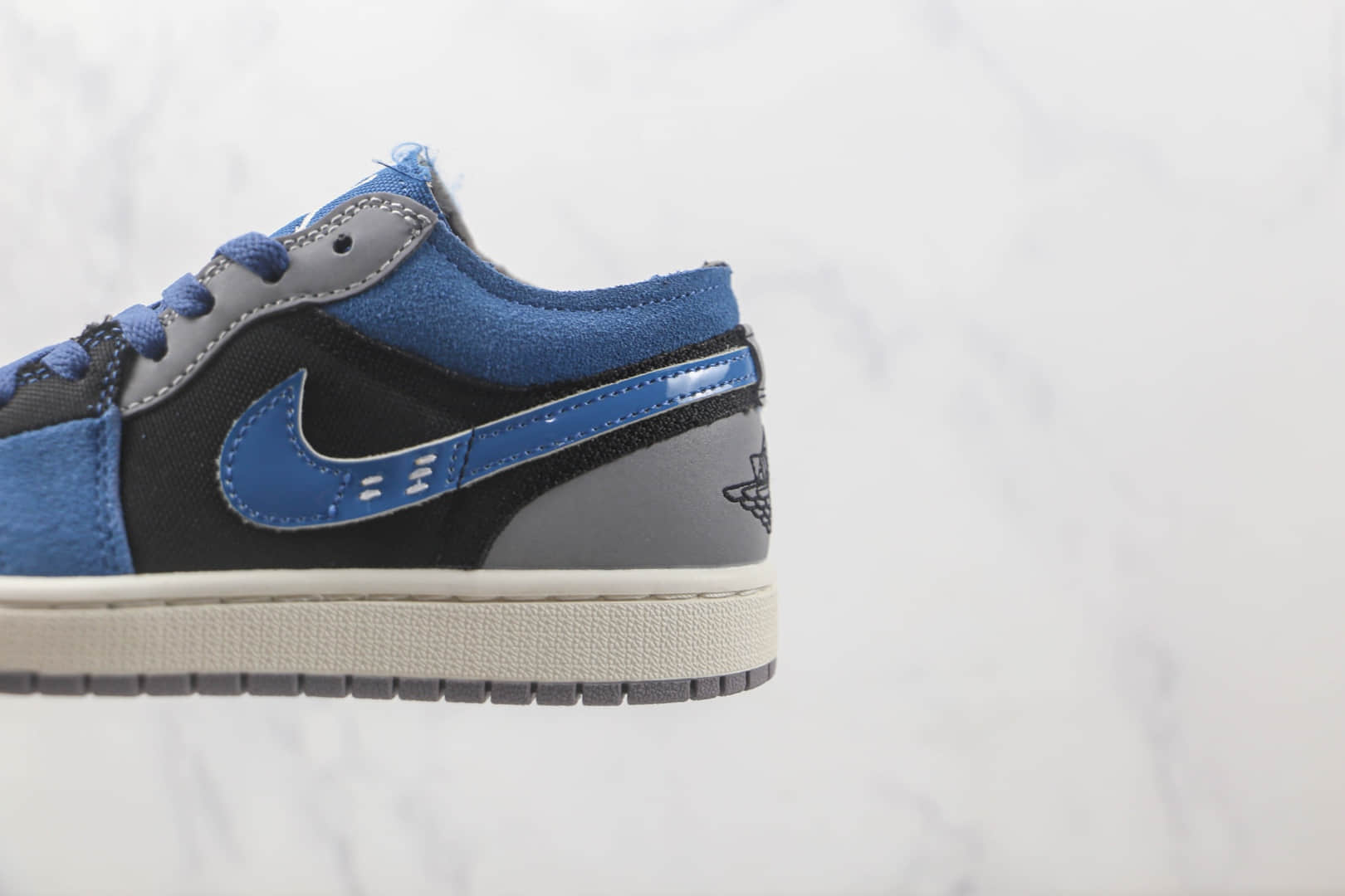 乔丹Air Jordan 1纯原版本低帮AJ1黑灰蓝色板鞋 莆田天花板AJ货源 货号:DR8867-400