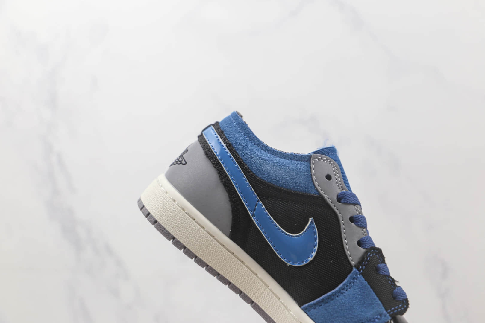 乔丹Air Jordan 1纯原版本低帮AJ1黑灰蓝色板鞋 莆田天花板AJ货源 货号:DR8867-400