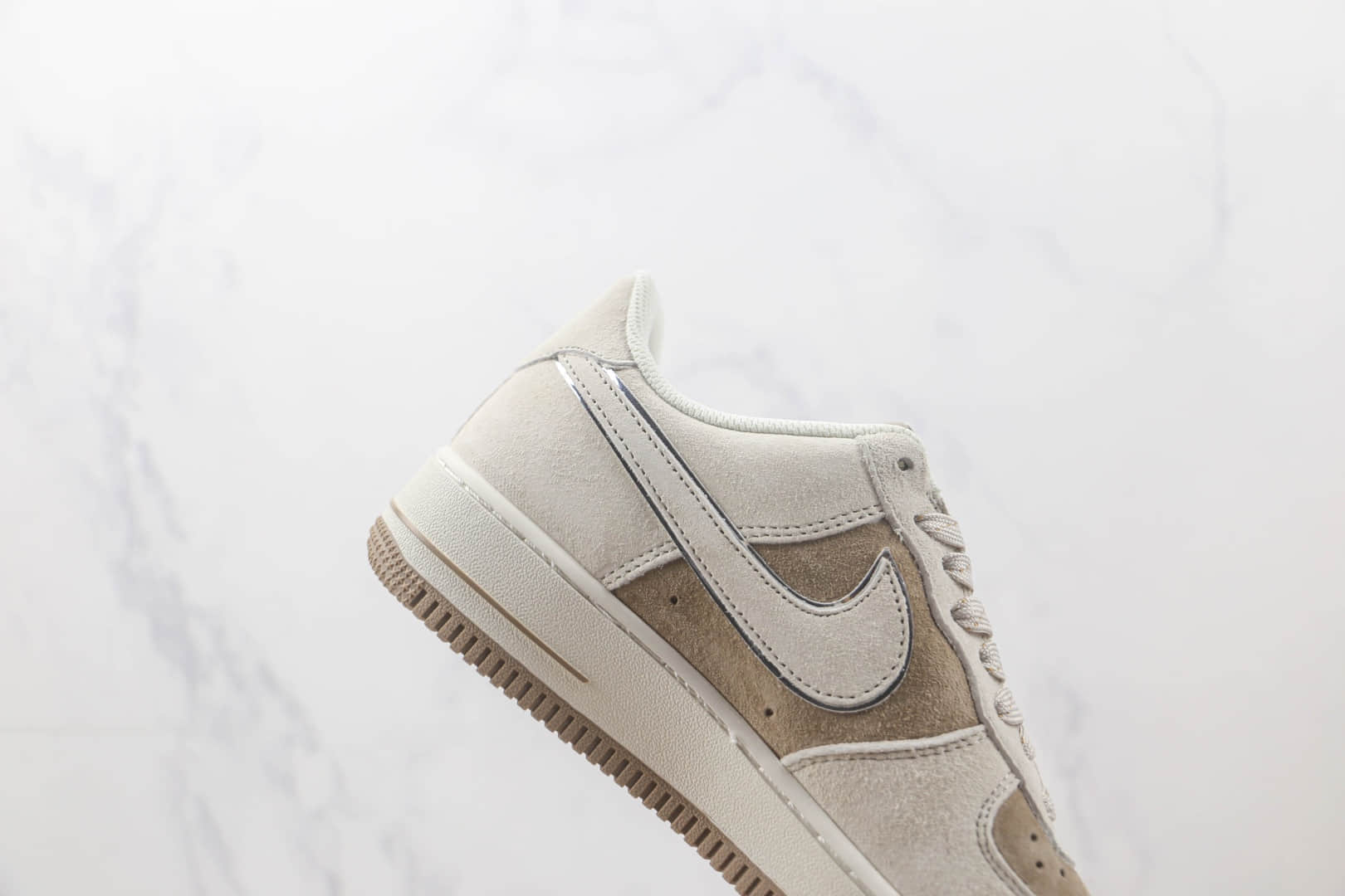 耐克Nike Air Force 1 '07 Low纯原版本低帮空军一号银勾灰棕色板鞋 耐克空军一号定制款 货号：BQ3966-183