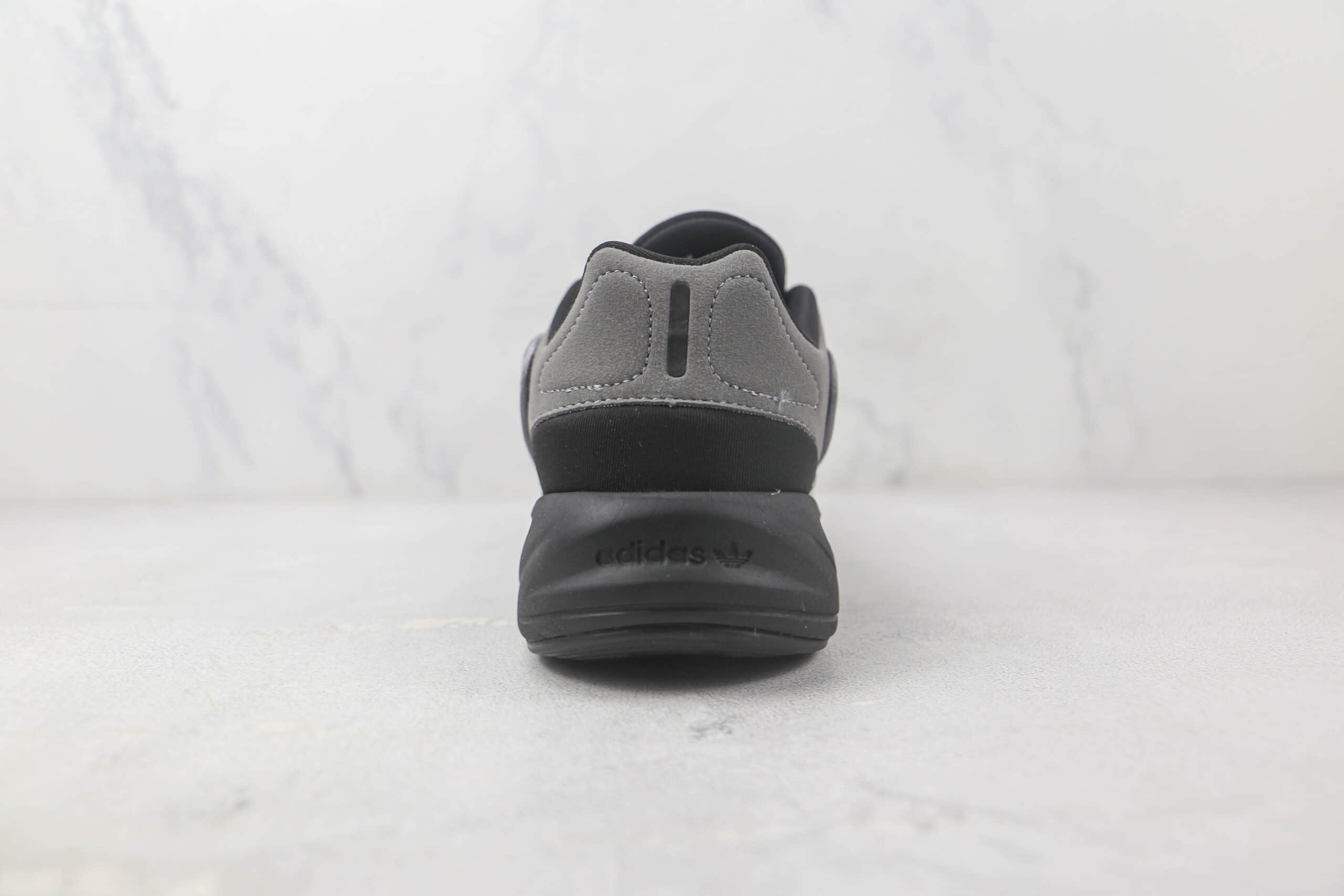 阿迪达斯Adidas originals Ozelia纯原版本银黑色复古老爹鞋 阿迪达斯校园复古老爹鞋 货号:HO4253