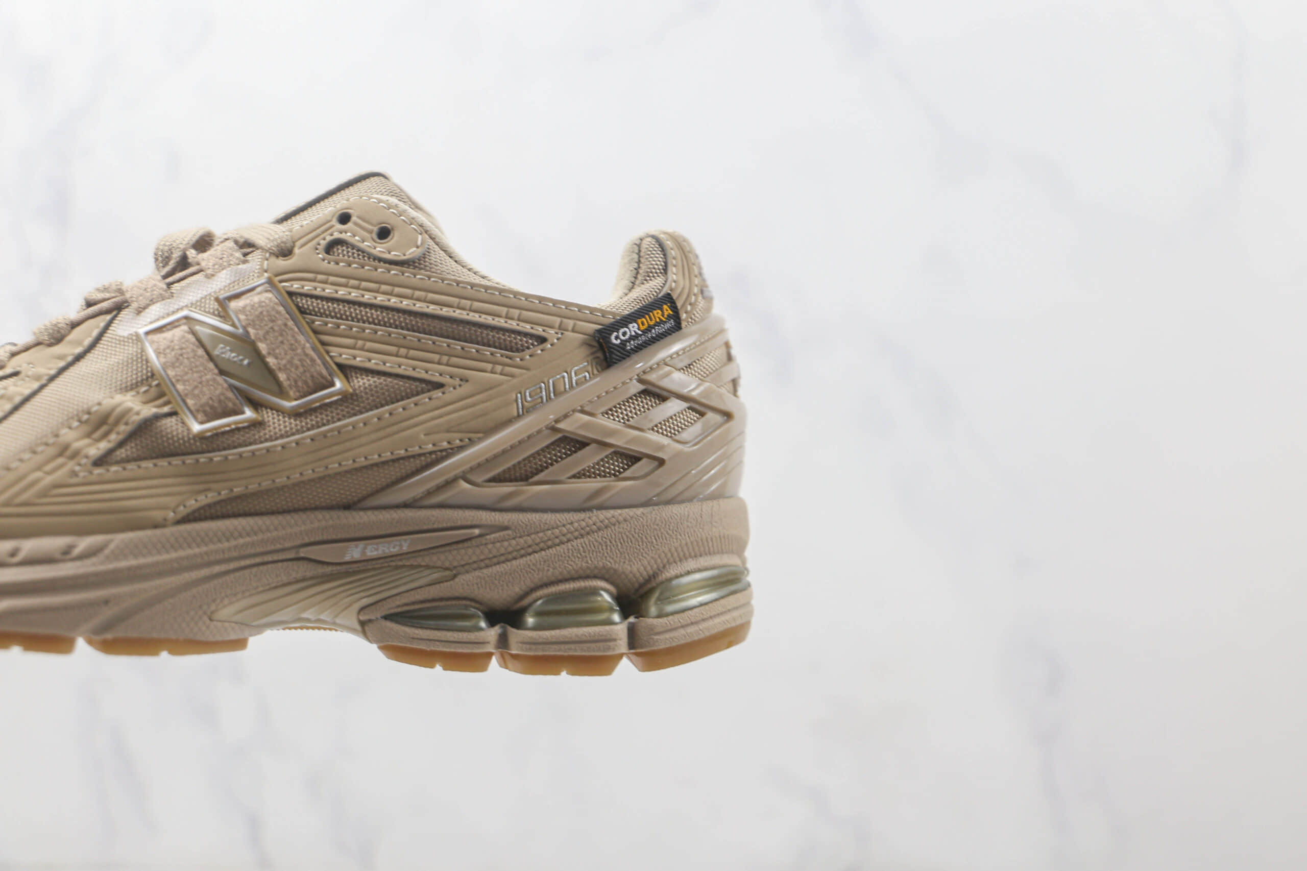 新百伦New Balance 1906纯原版本NB1906米白色复古老爹鞋 新百伦NB1906系列老爹鞋 货号:M1906RT