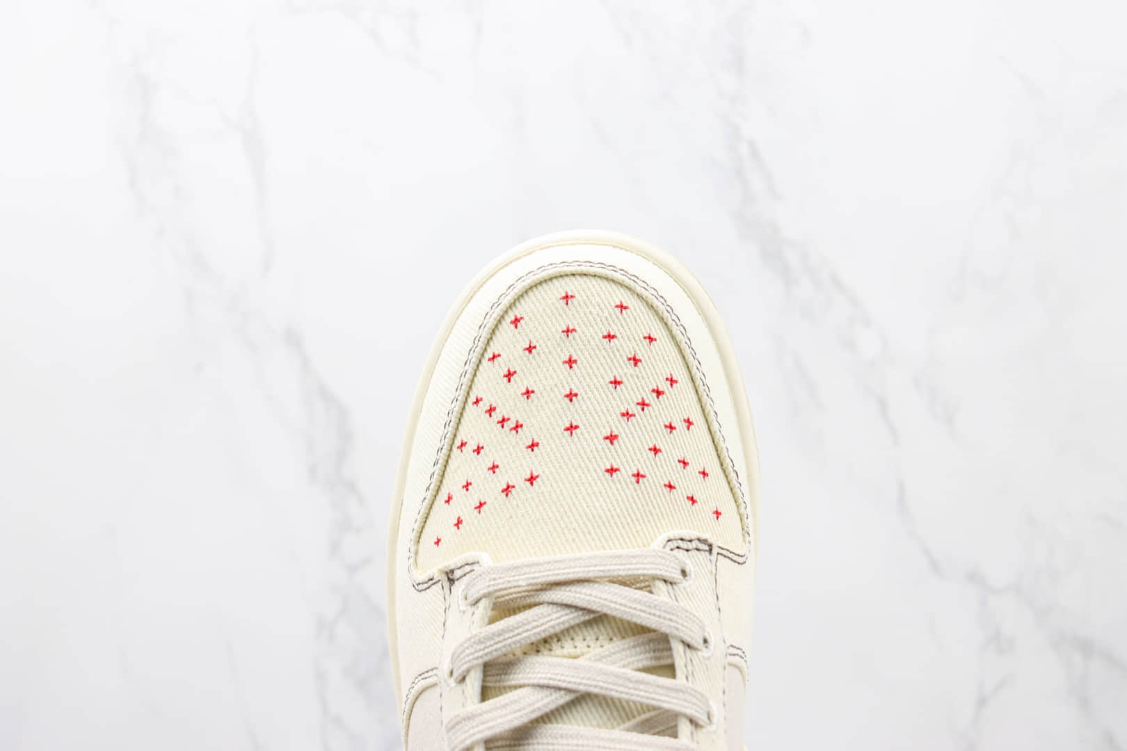 耐克NIKE SB Dunk Low纯原版本低帮SB DUNK单宁布白红色板鞋 莆田天花板DUNK系列 货号：DV0834-100