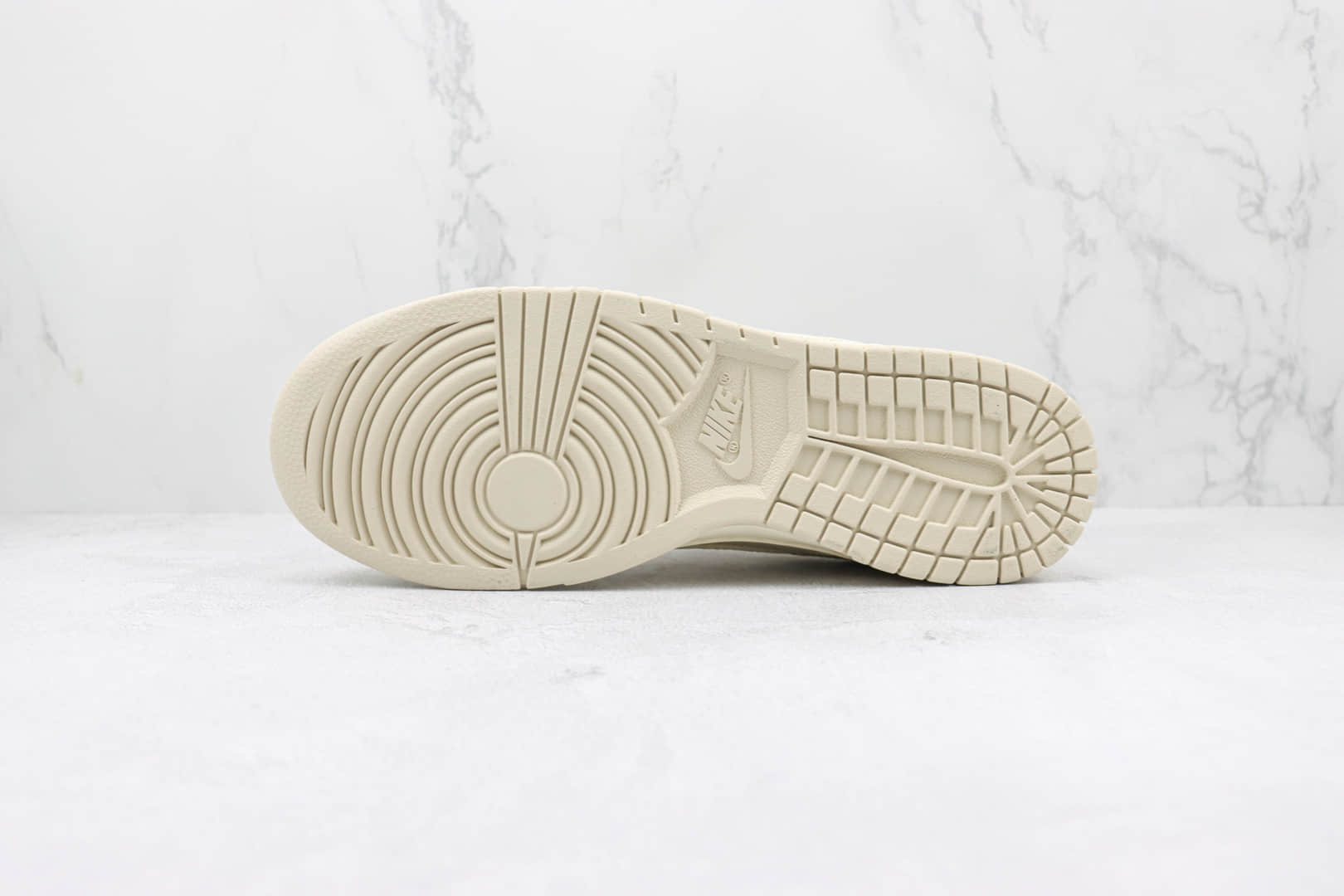 耐克NIKE SB Dunk Low纯原版本低帮SB DUNK单宁布白红色板鞋 莆田天花板DUNK系列 货号：DV0834-100