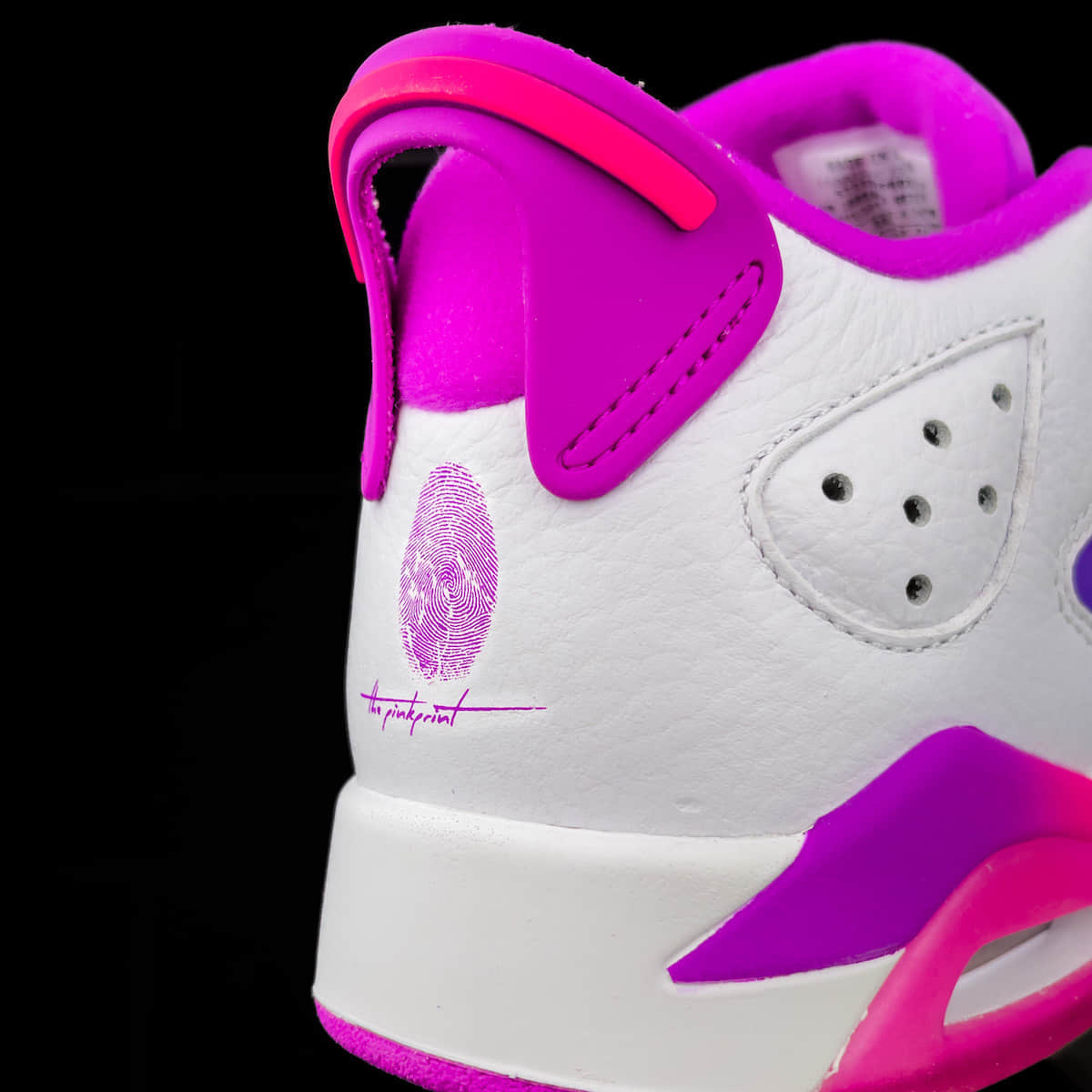 “麻辣鸡”专属AJ6首度曝光！荧光渐变太骚气！