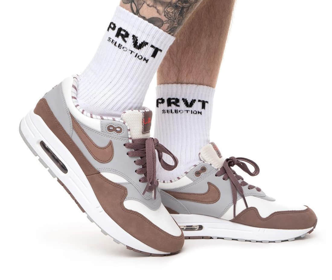 Nike Air Max 1新配色曝光!复古沉稳! 货号:FB8916-100