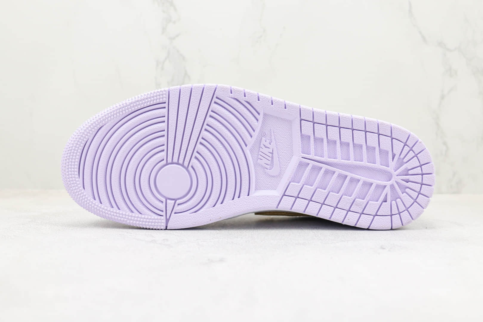 乔丹Air Jordan 1 Low纯原版本低帮AJ1白紫色板鞋 莆田天花板AJ1系列 货号：DC0774-501