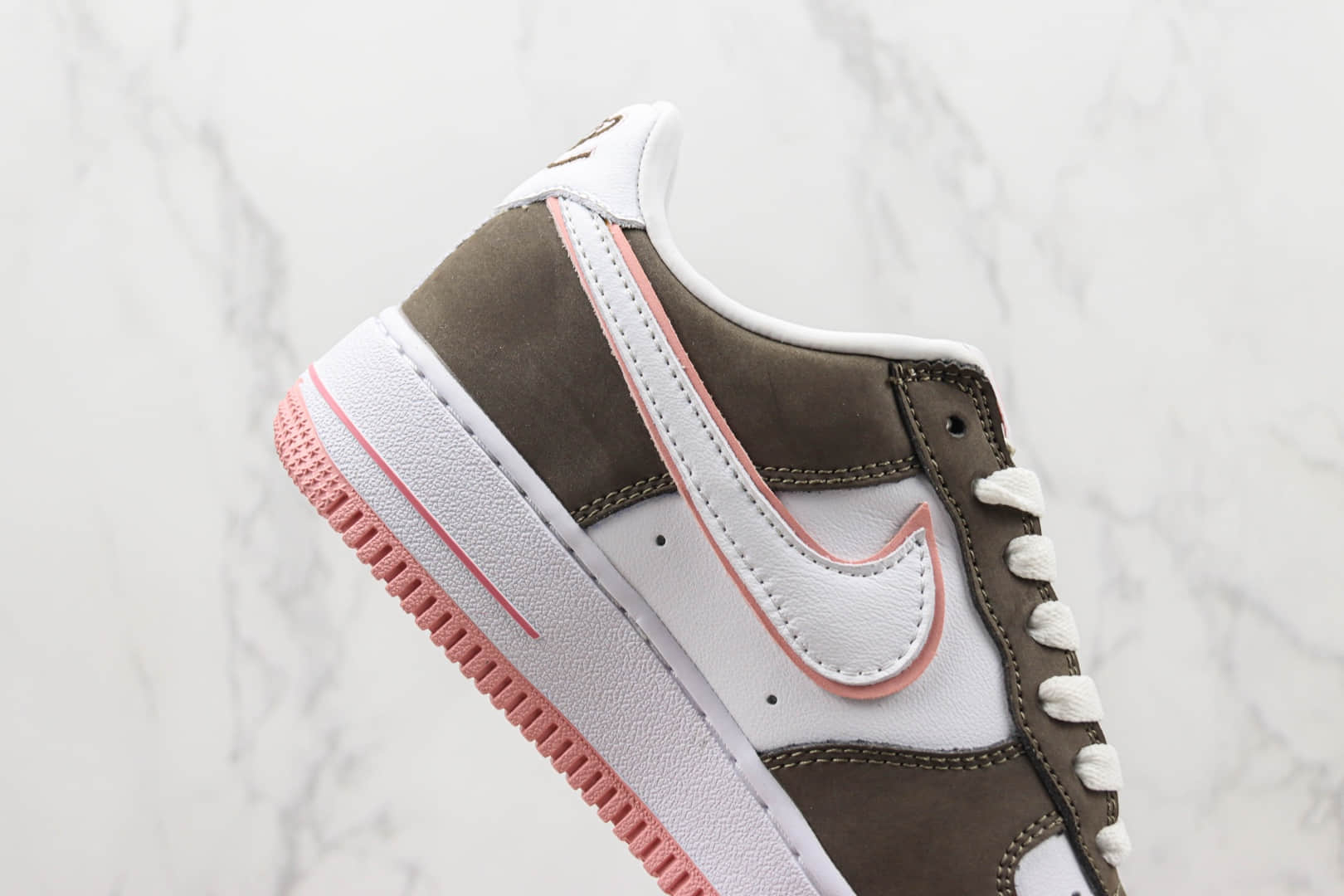 耐克Nike Air Force 1'07 Low纯原版本空军一号AF1白咖粉色TS刺绣板鞋 莆田天花板空军一号系列 货号:CN2405-111