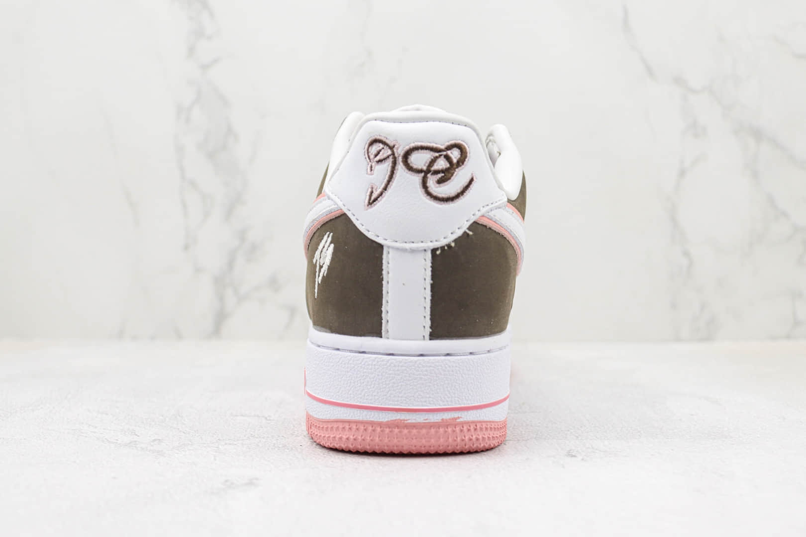 耐克Nike Air Force 1'07 Low纯原版本空军一号AF1白咖粉色TS刺绣板鞋 莆田天花板空军一号系列 货号:CN2405-111