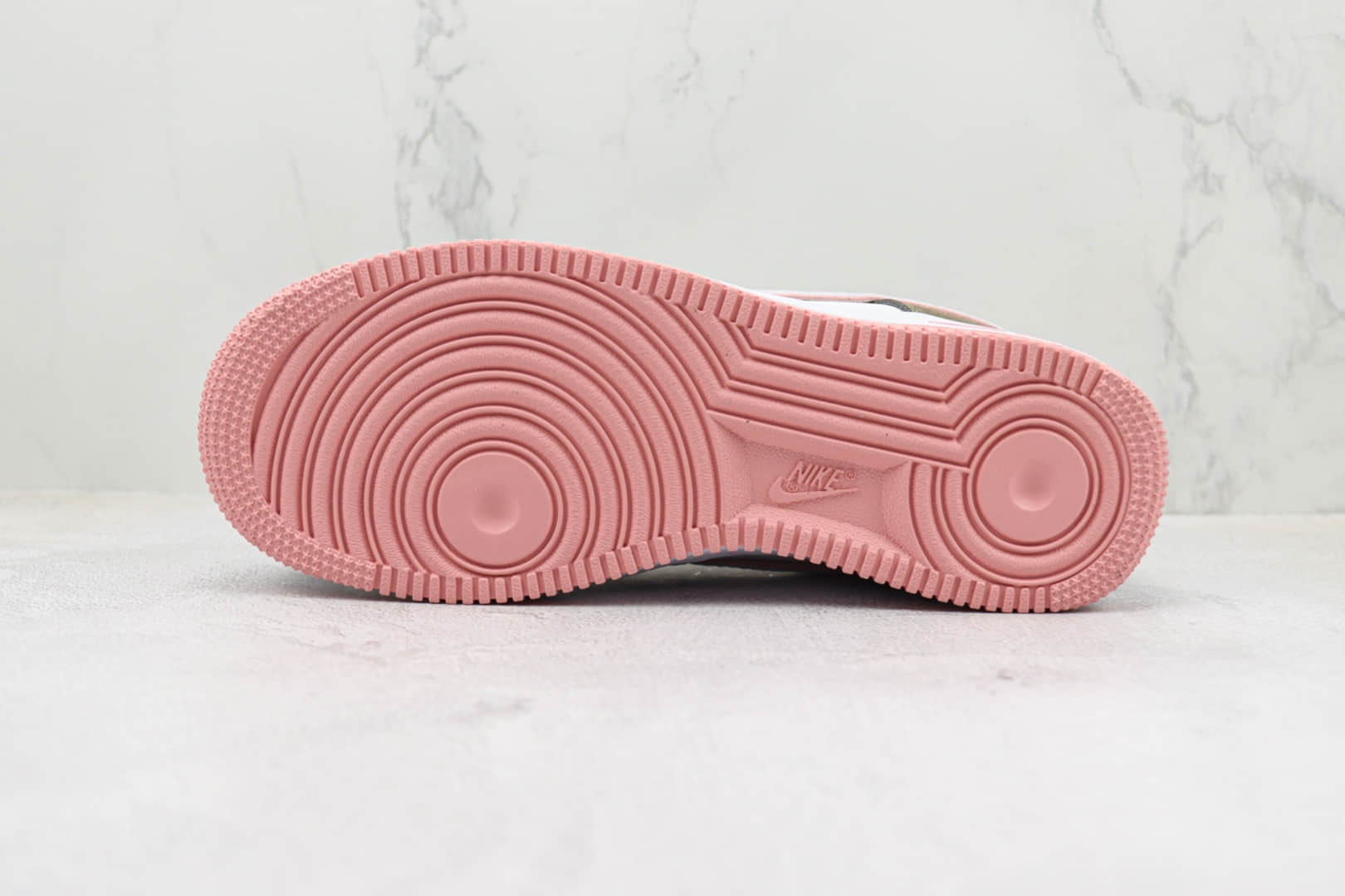 耐克Nike Air Force 1'07 Low纯原版本空军一号AF1白咖粉色TS刺绣板鞋 莆田天花板空军一号系列 货号:CN2405-111