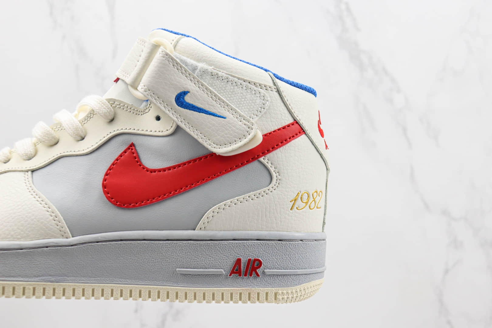 耐克Nike Air Force 1 Mid纯原版本空军一号大白兔中帮板鞋 莆田天花板AF1系列 货号:CW0088-928
