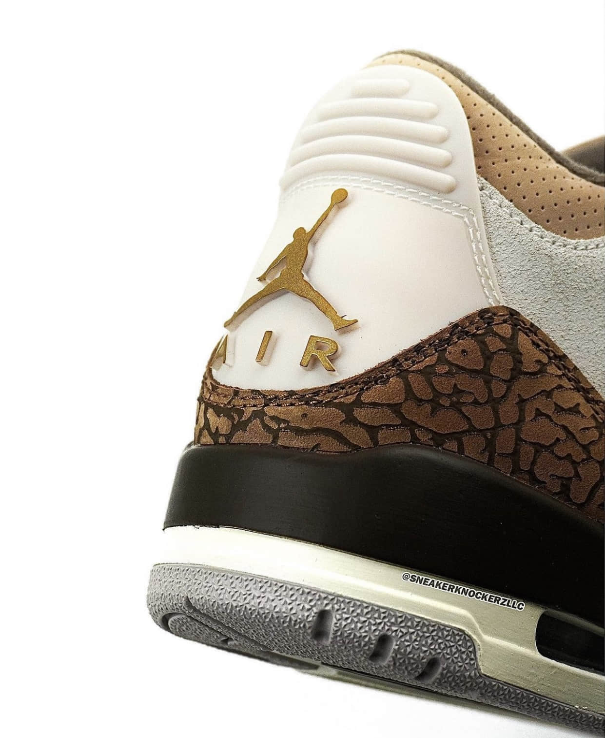 全新配色AJ3实物细节曝光！8月19日发售！ 货号：CT8532-102