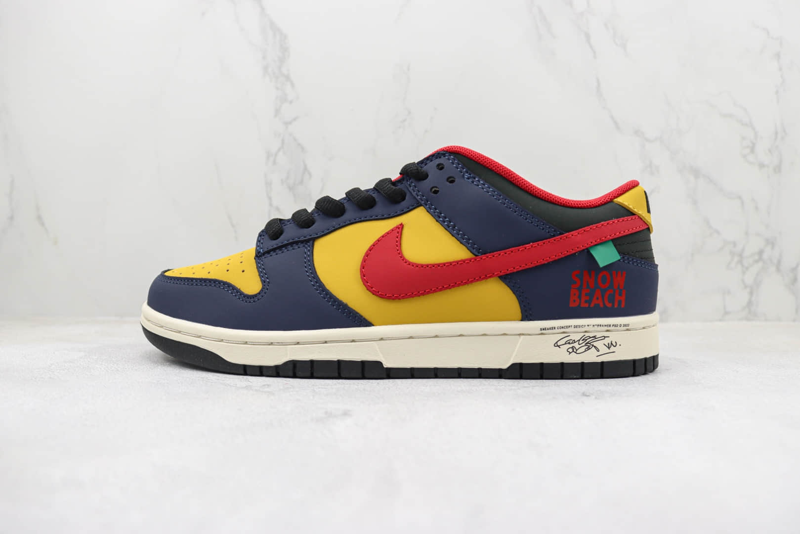 耐克NIKE SB Dunk Low大友克洋联名款纯原版本低帮SB DUNK蓝黄红勾英文印花雪地沙滩配色板鞋 莆田天花板DUNK系列 货号:KK6388-639