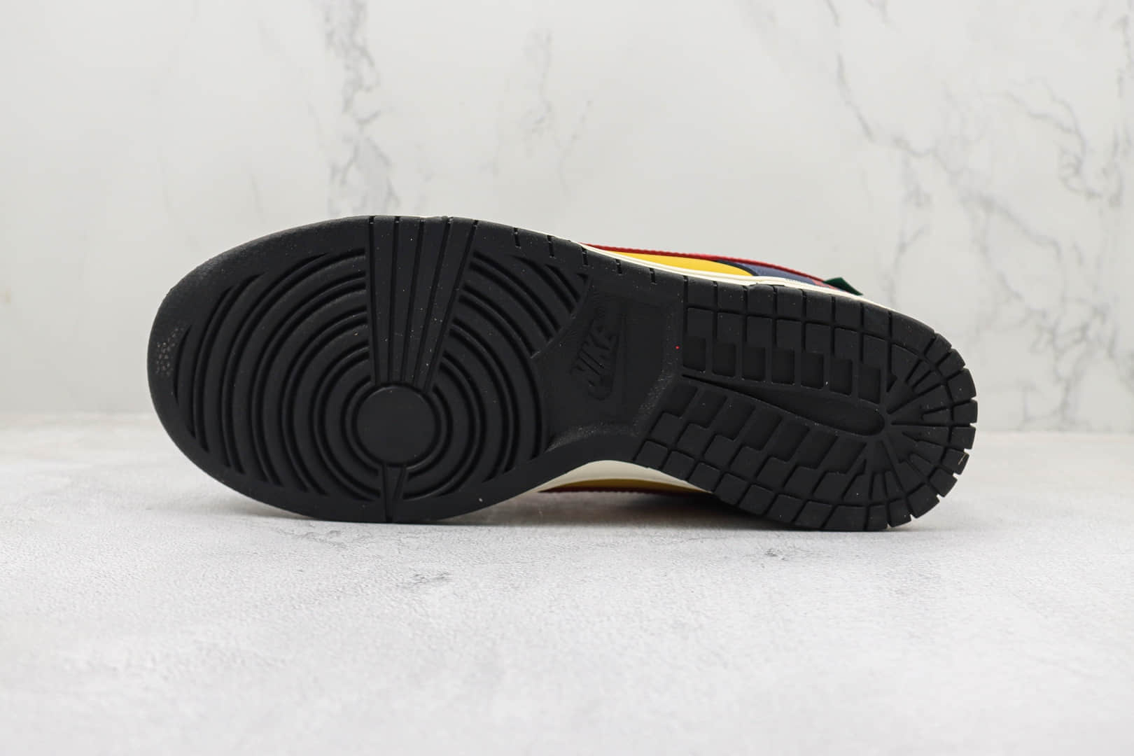 耐克NIKE SB Dunk Low大友克洋联名款纯原版本低帮SB DUNK蓝黄红勾英文印花雪地沙滩配色板鞋 莆田天花板DUNK系列 货号:KK6388-639