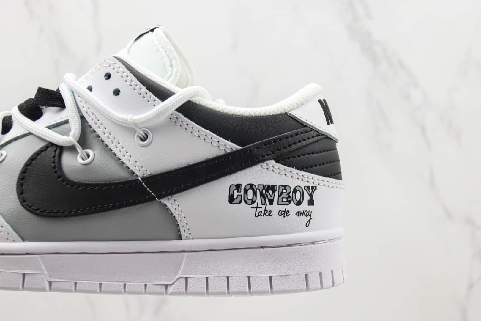 耐克Nike SB Dunk Low纯原版本低帮SB Dunk绑带黑白灰色解构板鞋 莆田天花板Dunk系列 货号：DJ6188-101