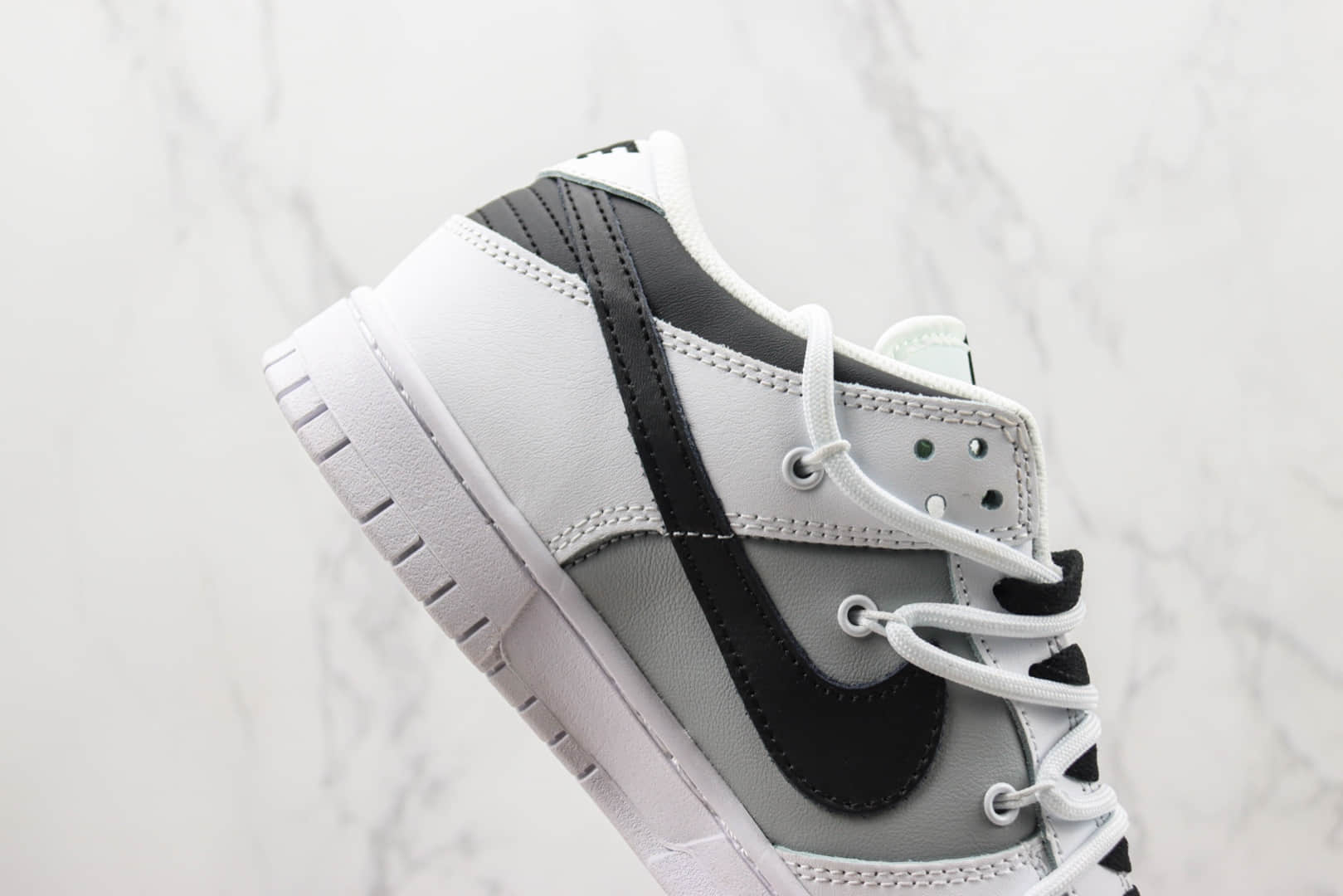 耐克Nike SB Dunk Low纯原版本低帮SB Dunk绑带黑白灰色解构板鞋 莆田天花板Dunk系列 货号：DJ6188-101