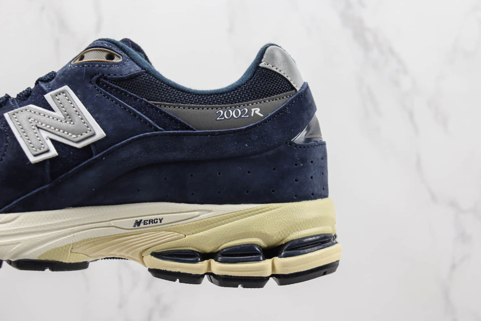 新百伦New Balance 2002R纯原版本NB2002R墨蓝色复古跑鞋 莆田新百伦货源 货号：M2002RCA