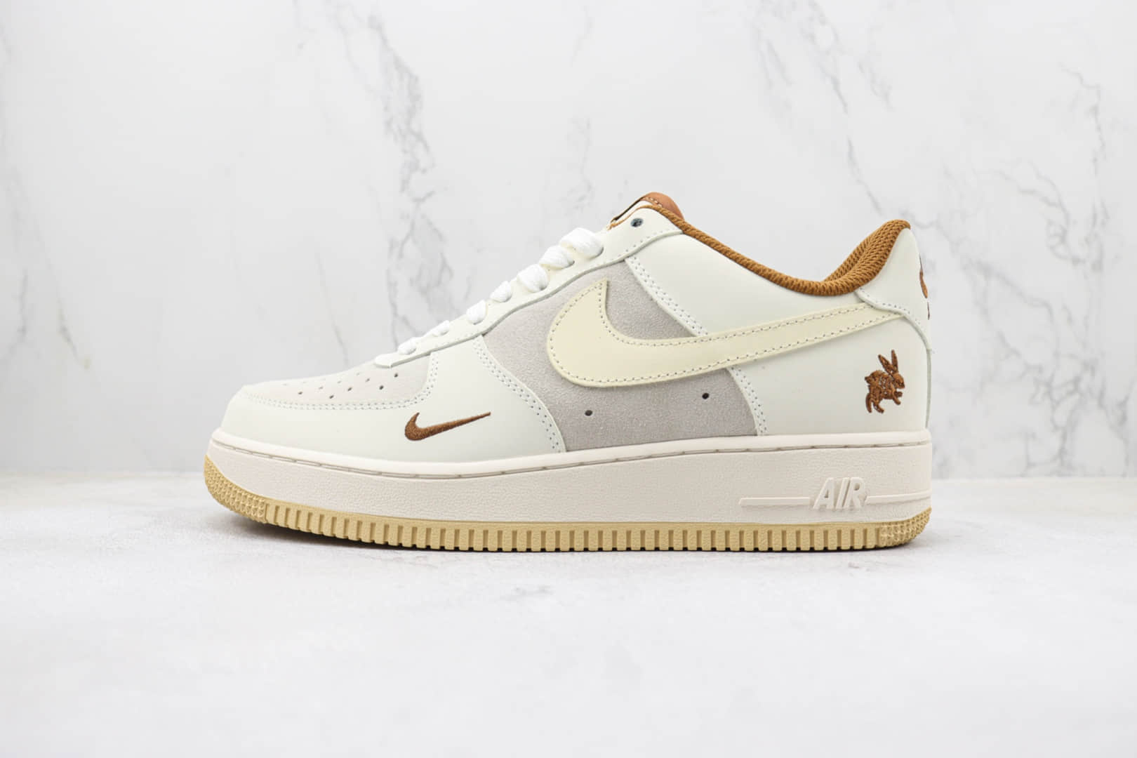 耐克Nike Air Force 1 '07 Low纯原版本低帮空军一号兔年限定杏色浅咖板鞋 莆田天花板AF1系列 货号:AE3398-668
