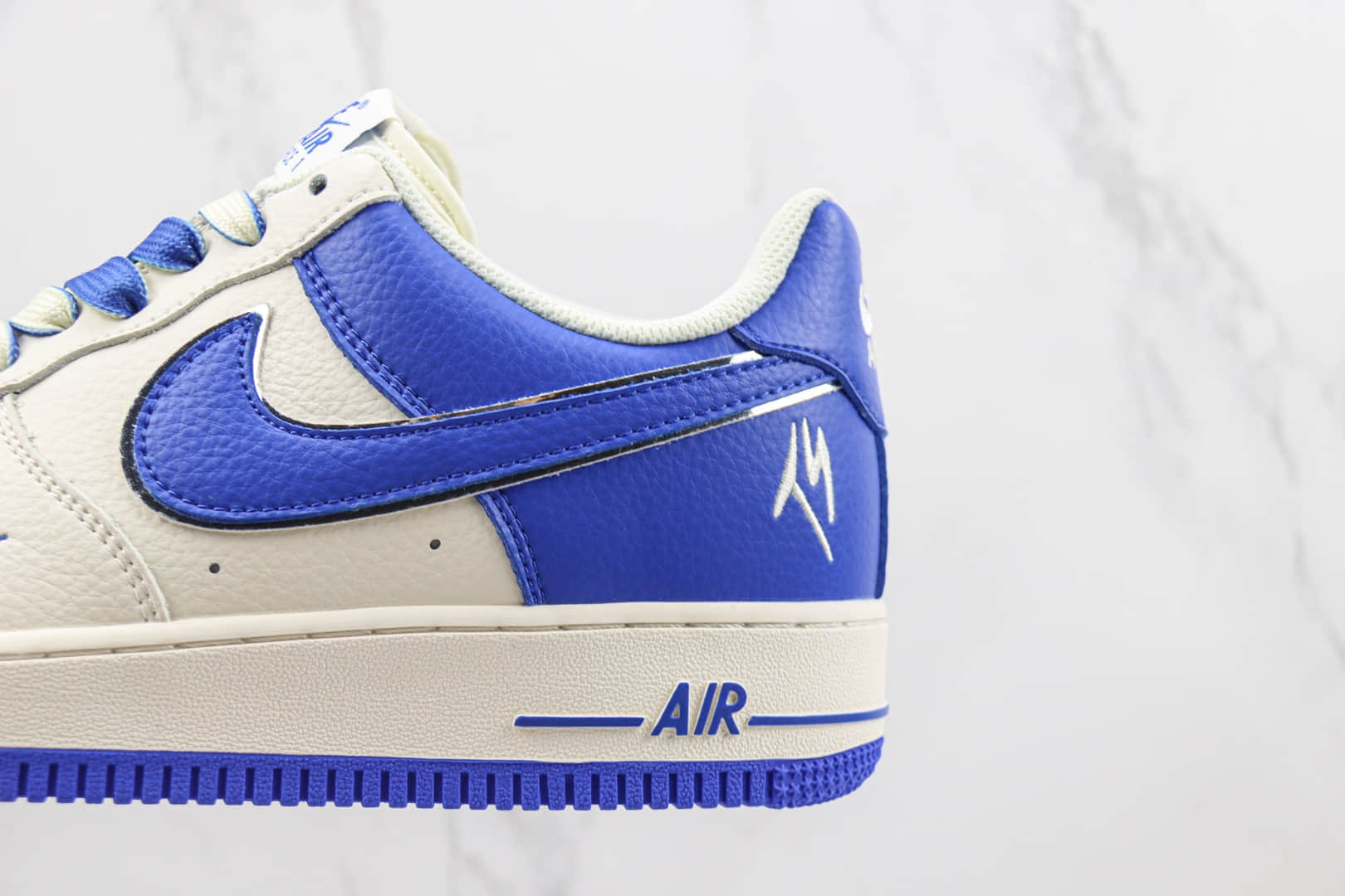 耐克Nike Air Force 1 '07 Low纯原版本空军一号低帮白蓝色板鞋 莆田天花板AF1系列 货号:IO5636-666