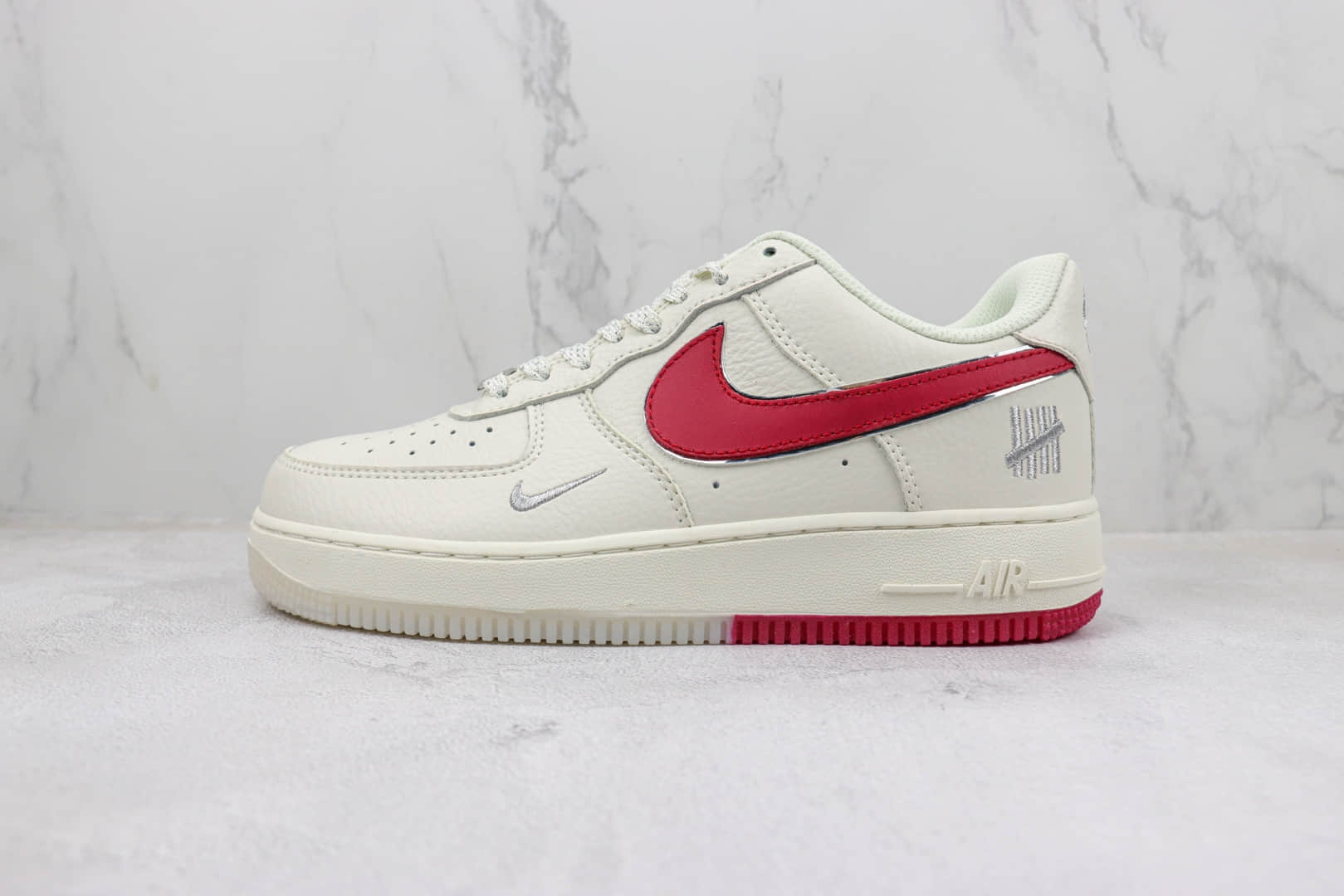 耐克Nike Air Force 1'07 Low纯原版本低帮空军一号UN联名白红色板鞋 莆田天花板AF1系列 货号:BS9055-732
