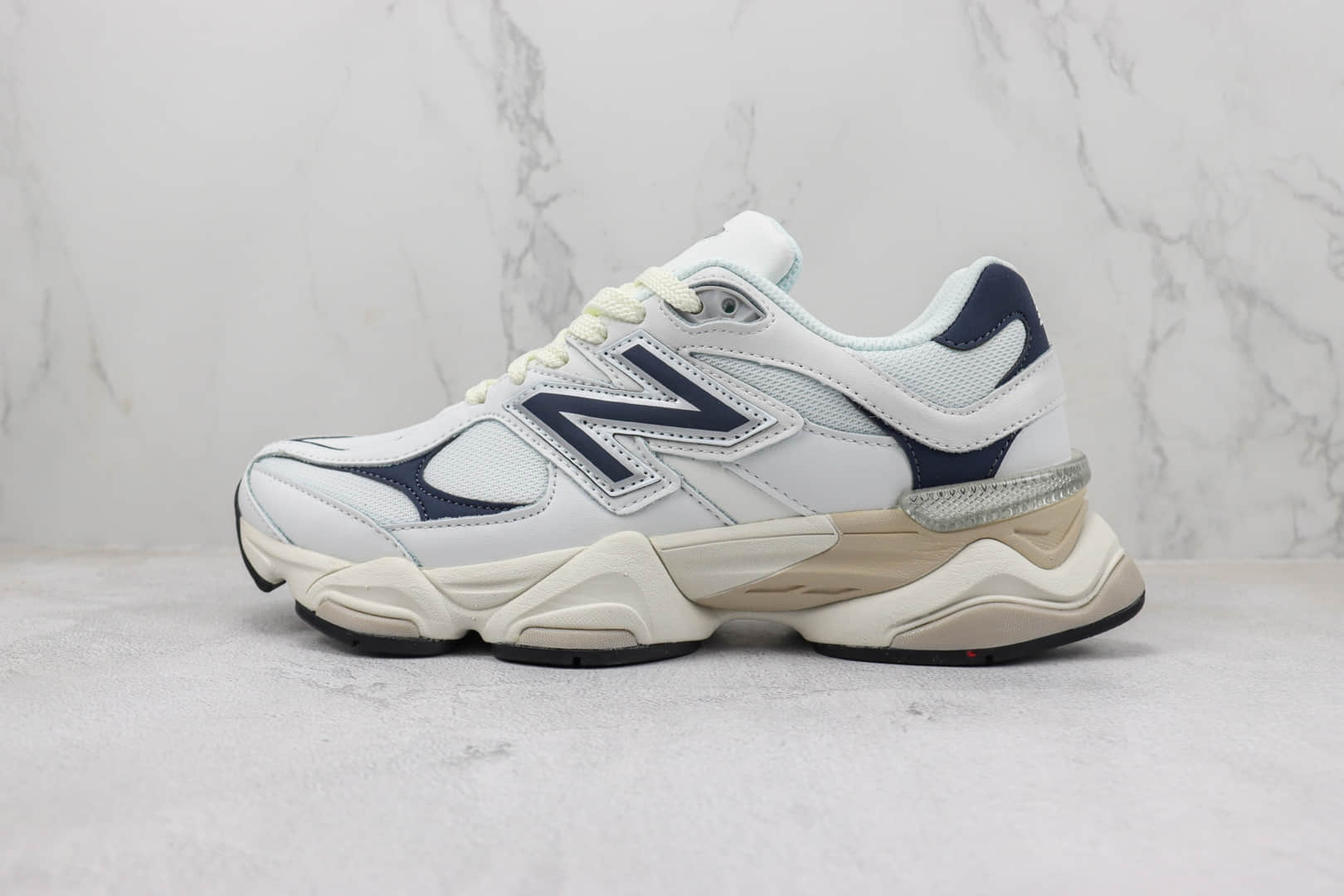 新百伦New Balance 9060纯原版本NB9060白蓝色复古慢跑鞋 莆田复刻新百伦 货号：U9060VNB