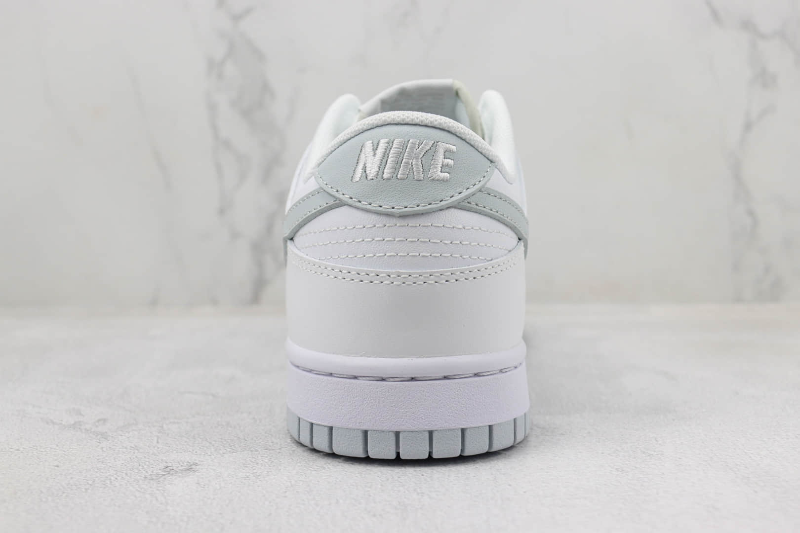 耐克Nike Dunk Low纯原版本低帮Dunk白灰色板鞋 莆田耐克工厂 货号：DV0831-101