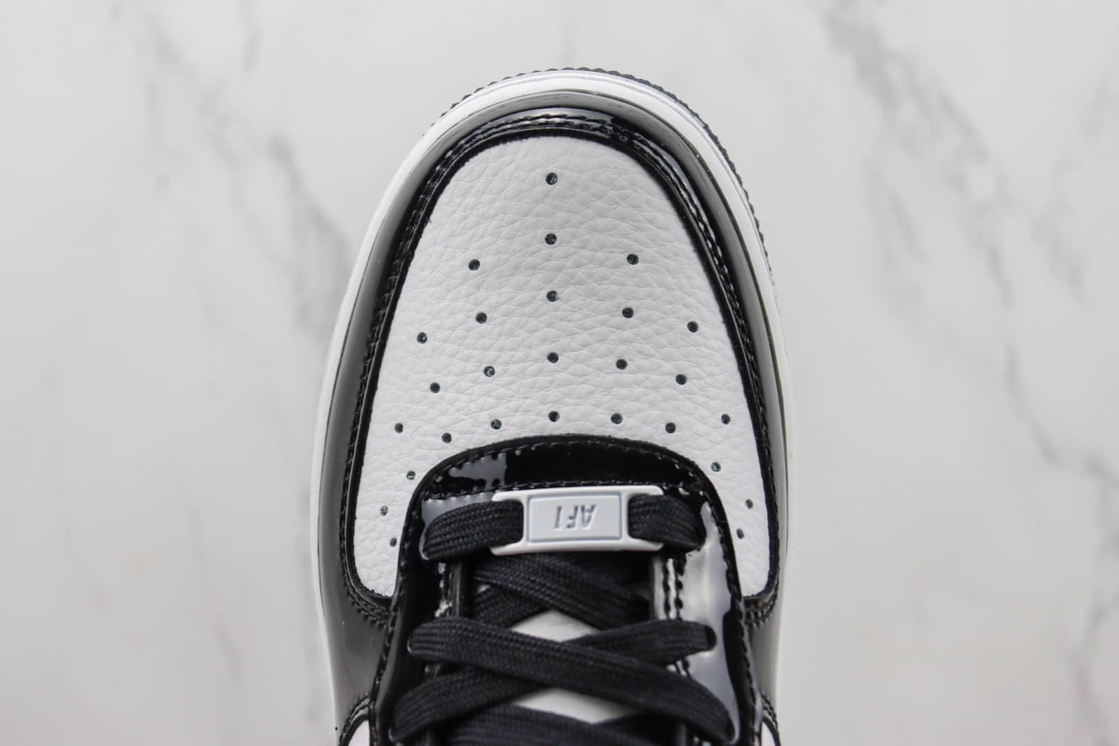 耐克Nike Air Force 1 Low纯原版本空军一号低帮AF1黑白漆皮 莆田耐克货源 货号:HP3658-588