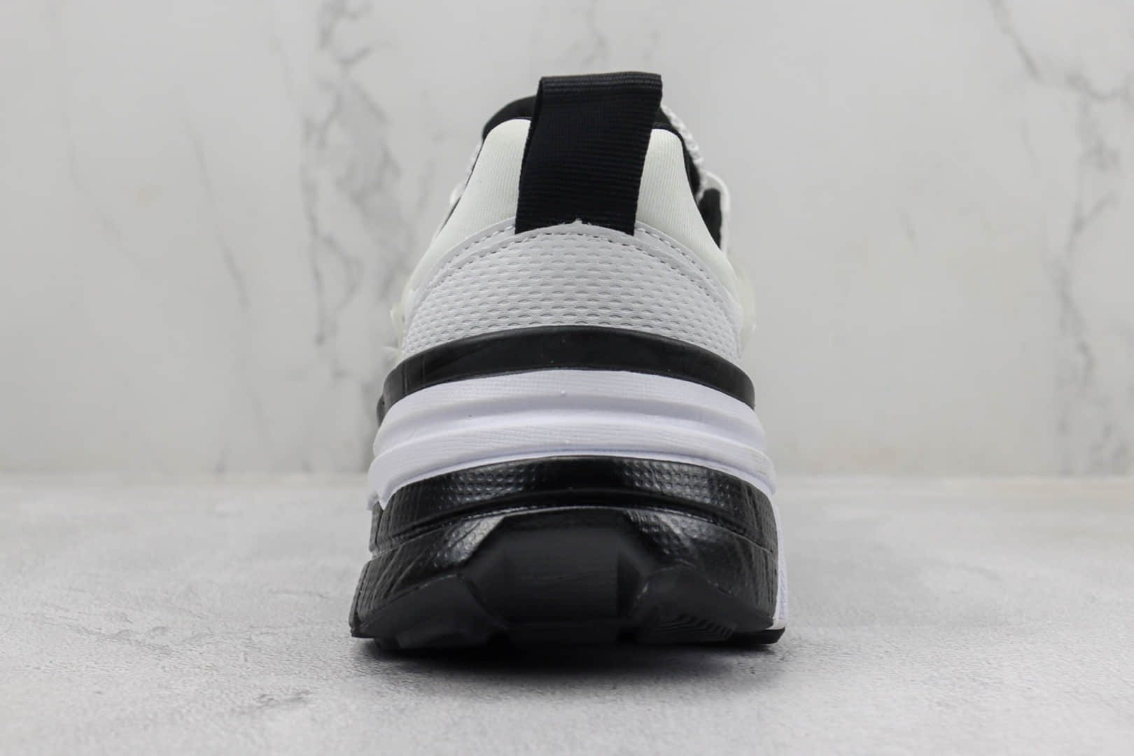 耐克Nike V2K Run Runtekk纯原版本V2K白黑色复古跑鞋 莆田耐克工厂 货号：FD0736-102