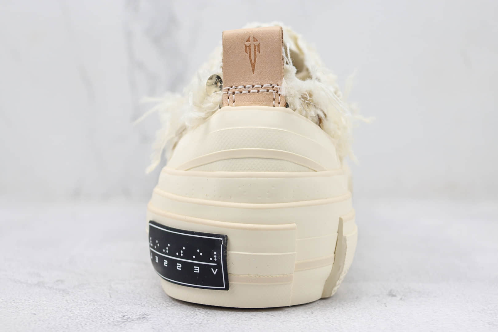 吴建豪 x VESSEL G.O.P. Low纯原版本白金天鹅之心长毛绒亮片小香风解构厚底增高帆布硫化板鞋 莆田复刻鞋货源