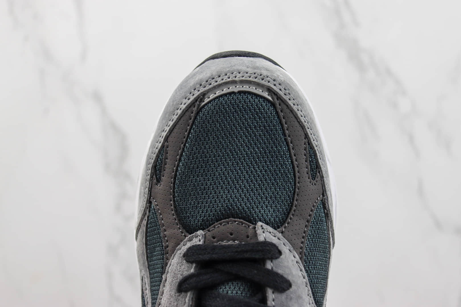 新百伦United Arrows & Sons x New Balance 990V3纯原版本UA联名NB990V3炭灰色复古跑鞋 莆田新百伦货源 货号:M990UA3